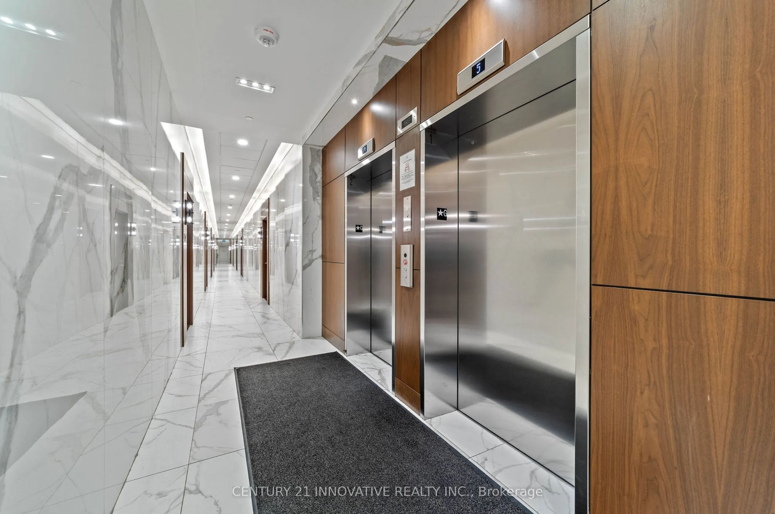 1050 Main St Street E, #520