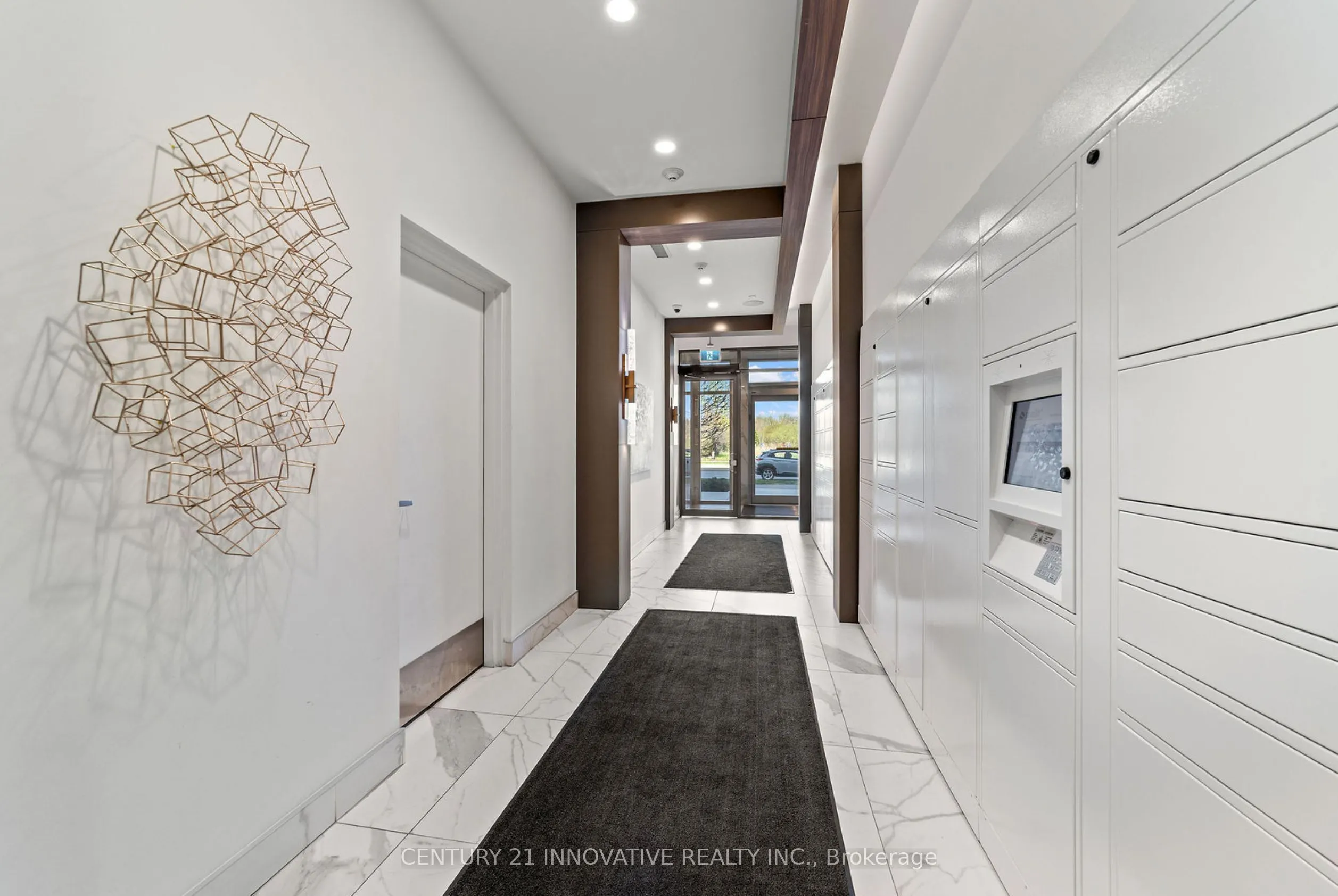 1050 Main St Street E, #520