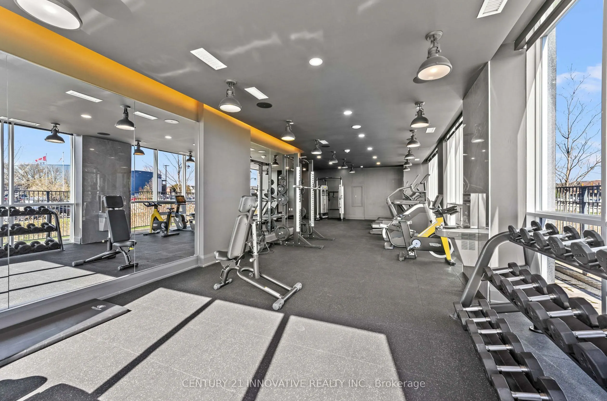 1050 Main St Street E, #520