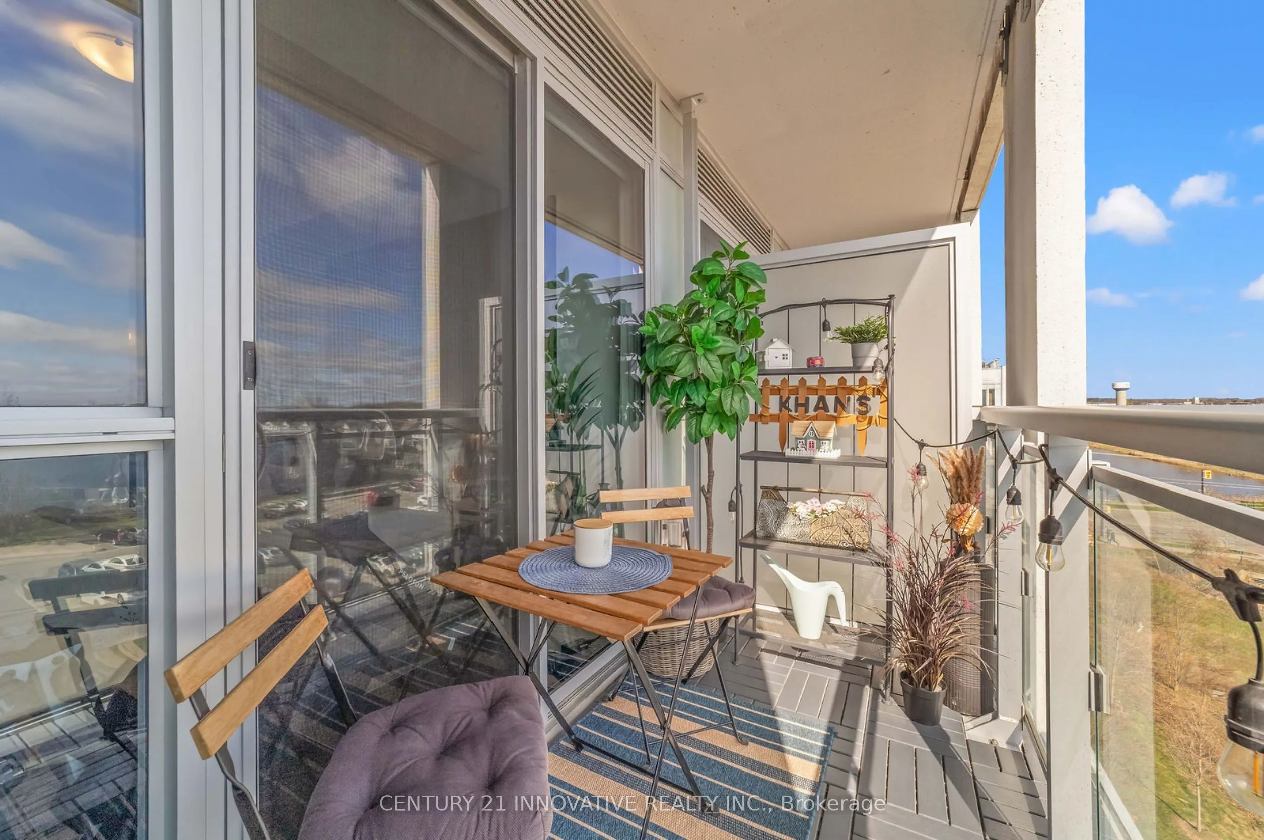 1050 Main St Street E, #520