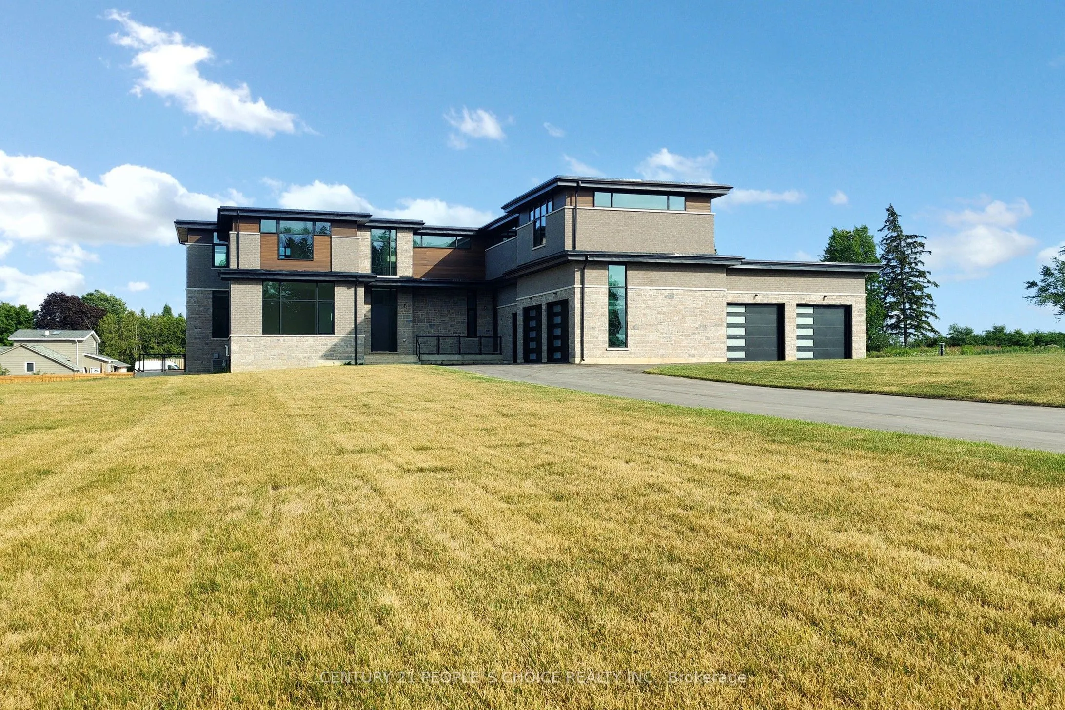 14 Sugarbush Court