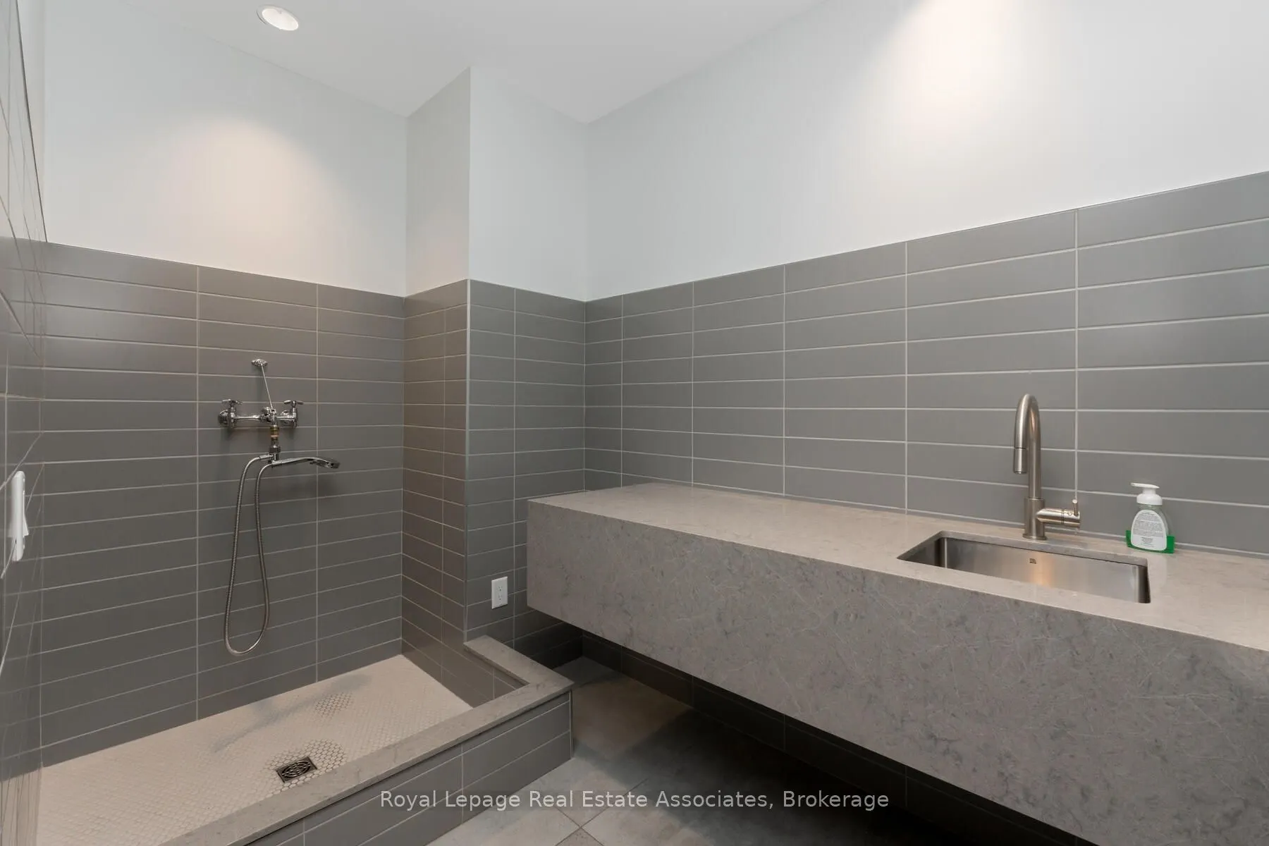 42 Mill Street, #303