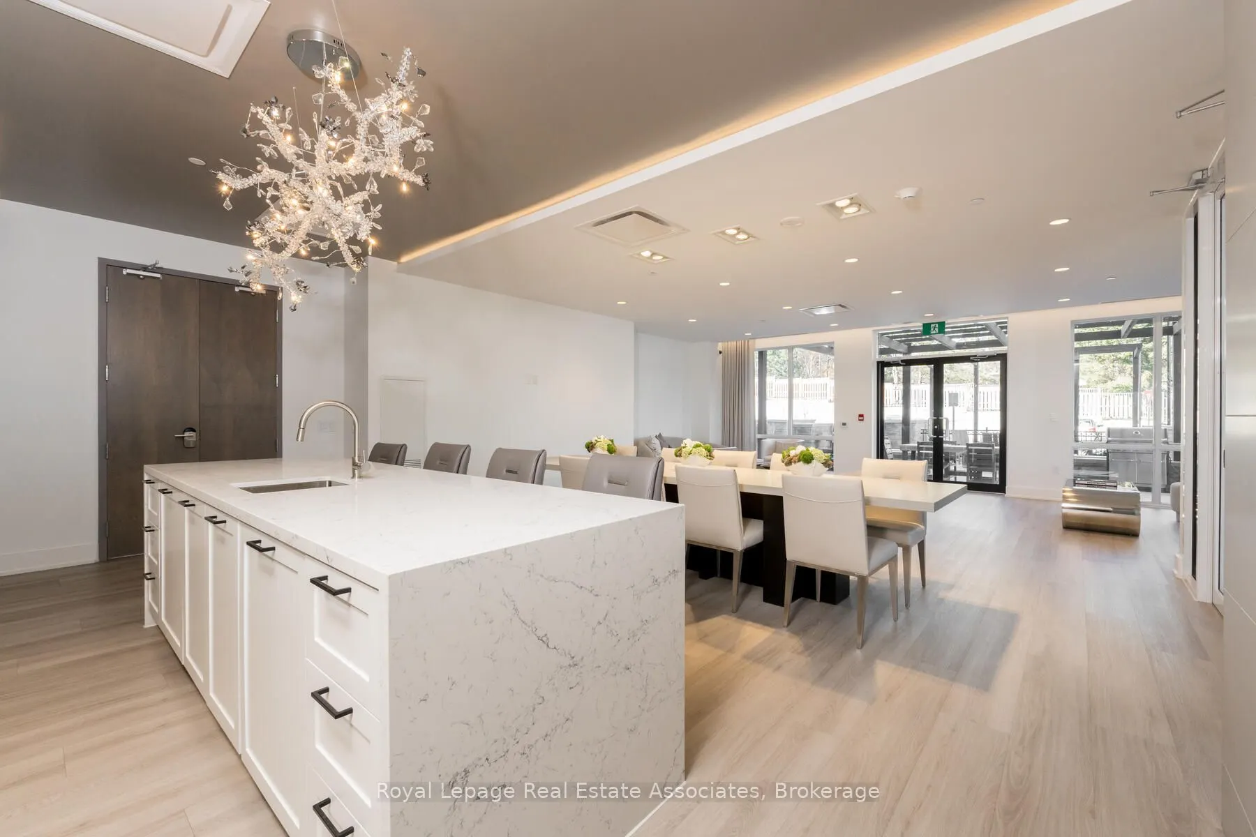 42 Mill Street, #303