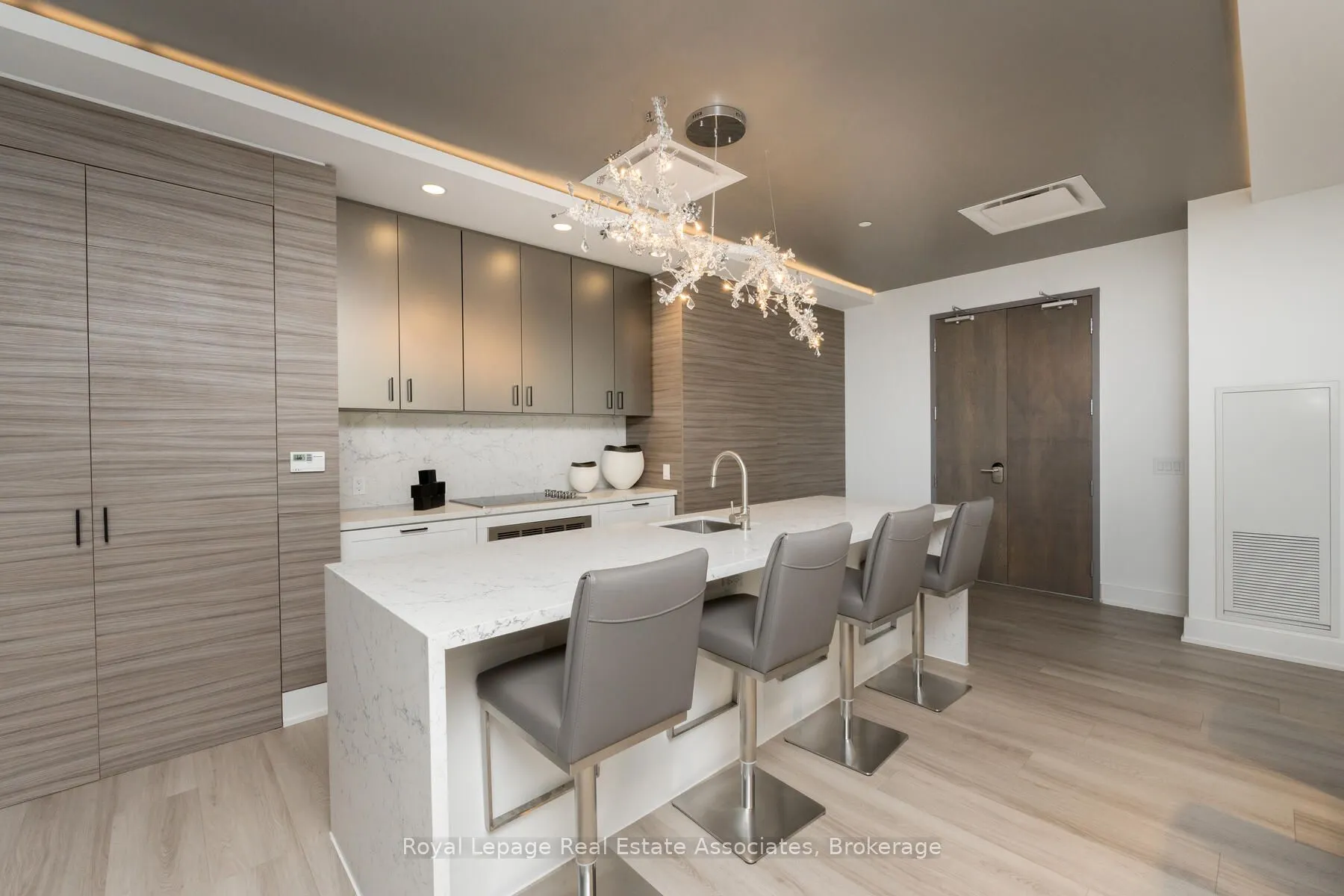 42 Mill Street, #303