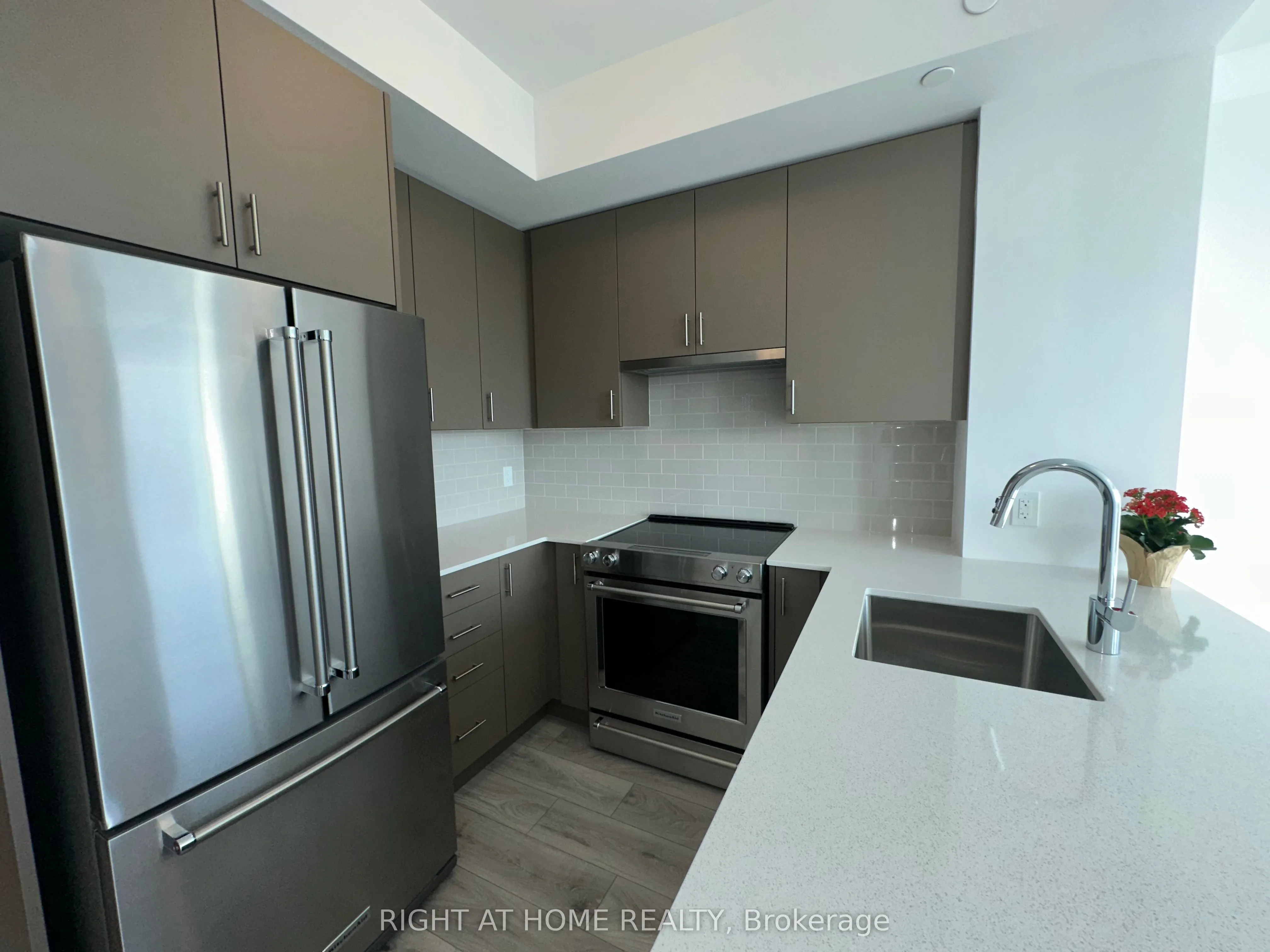 3240 William Coltson Ave Avenue, #603