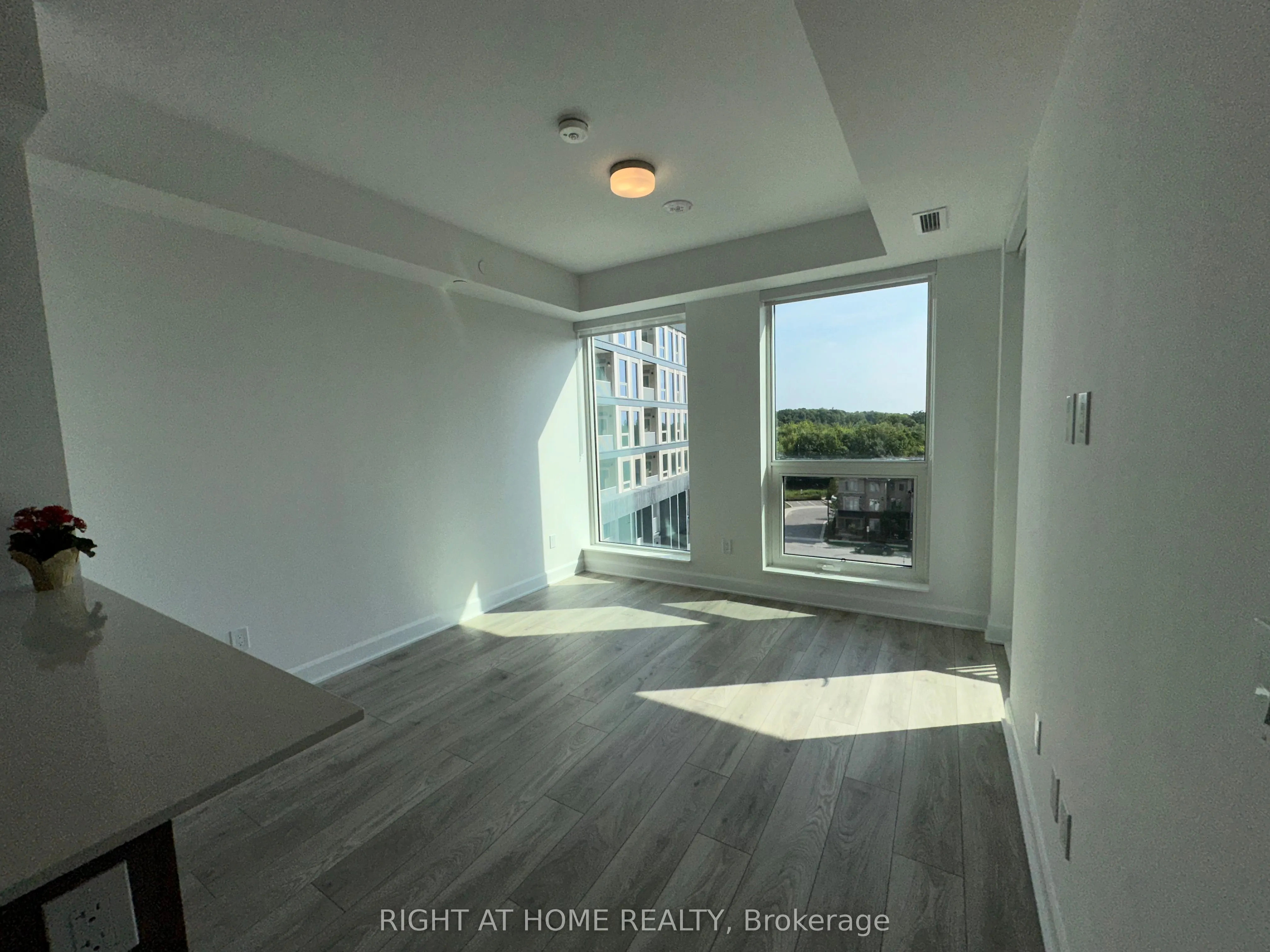 3240 William Coltson Ave Avenue, #603