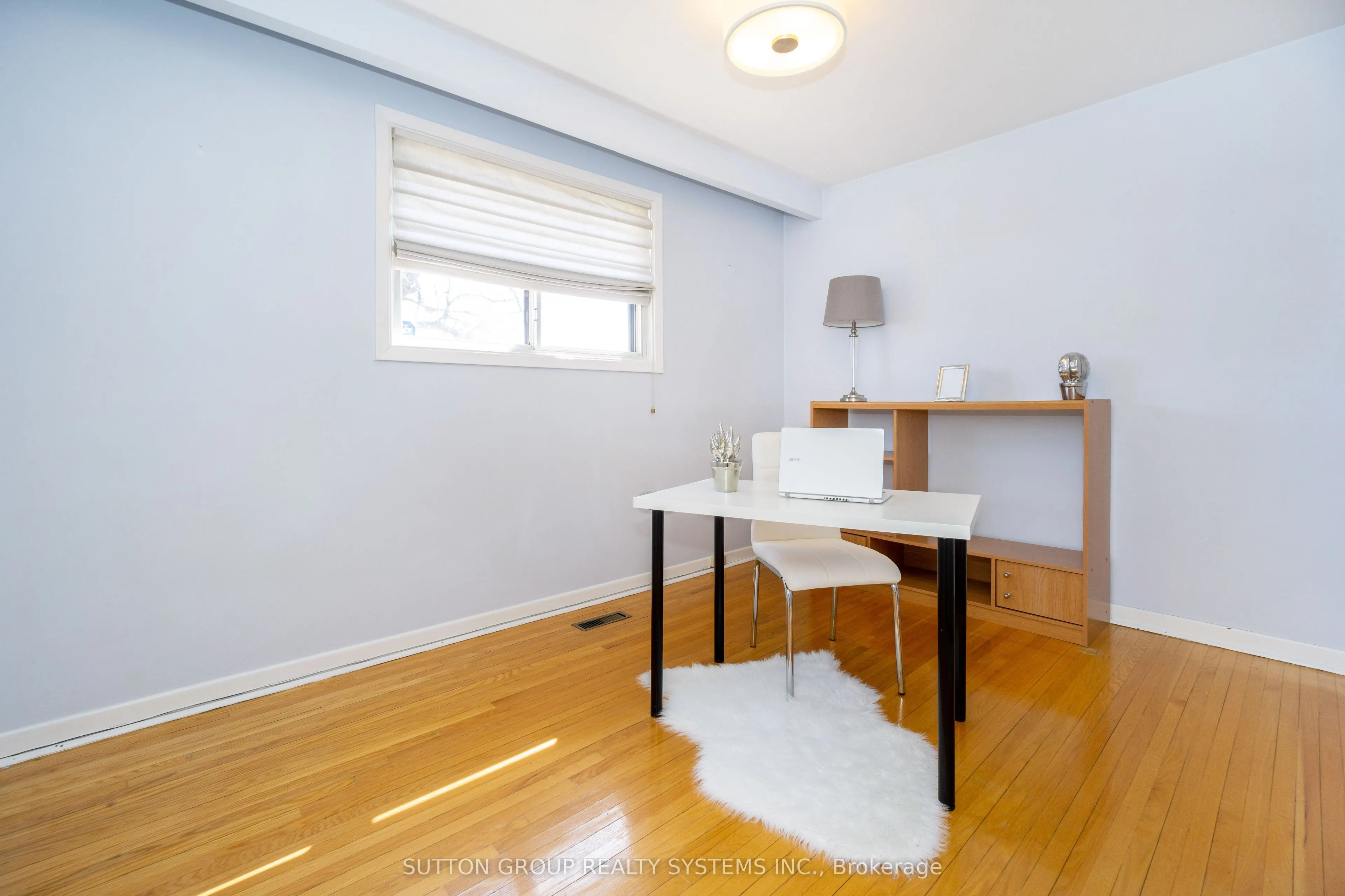 233 Hullmar Drive, #Upper