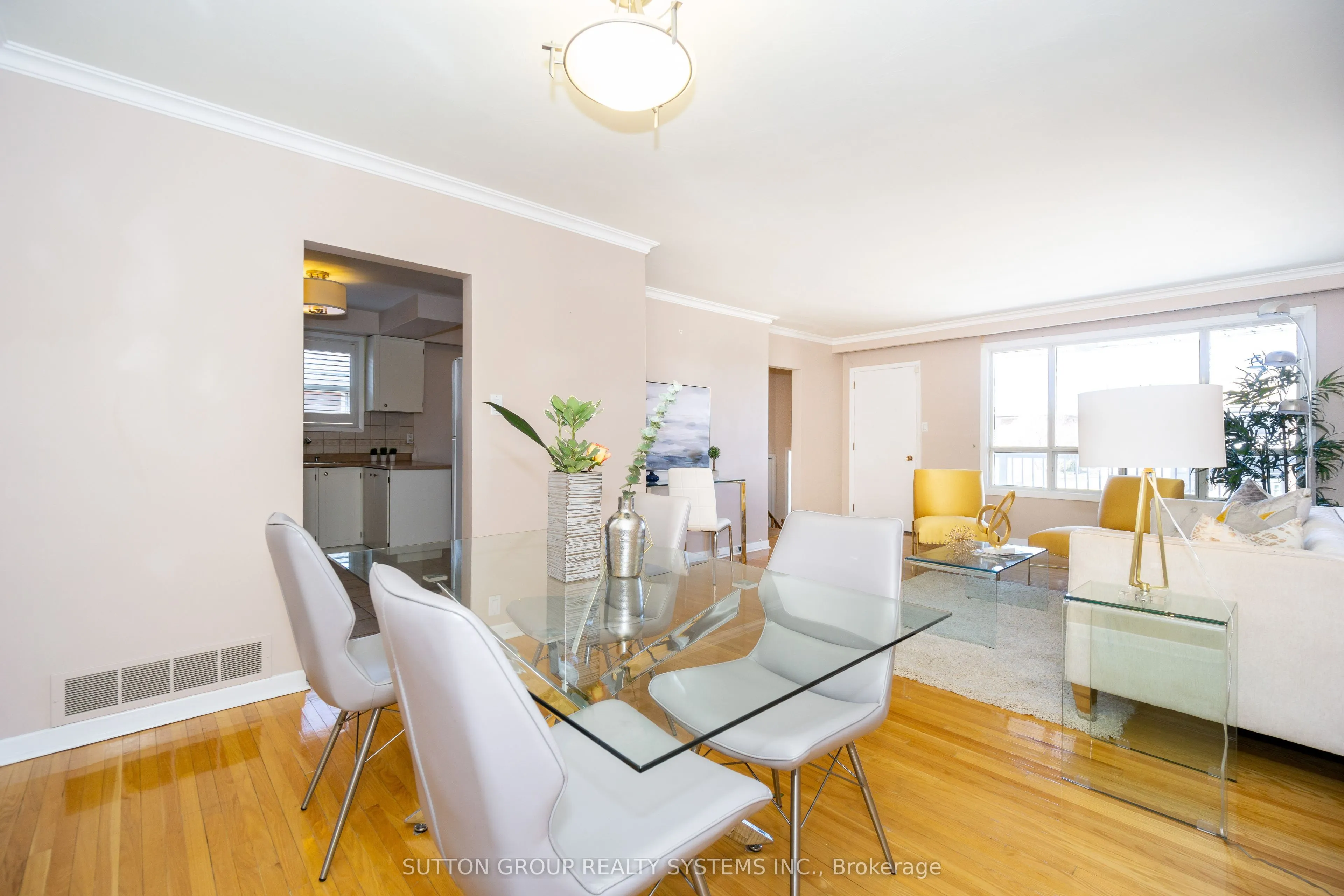 233 Hullmar Drive, #Upper