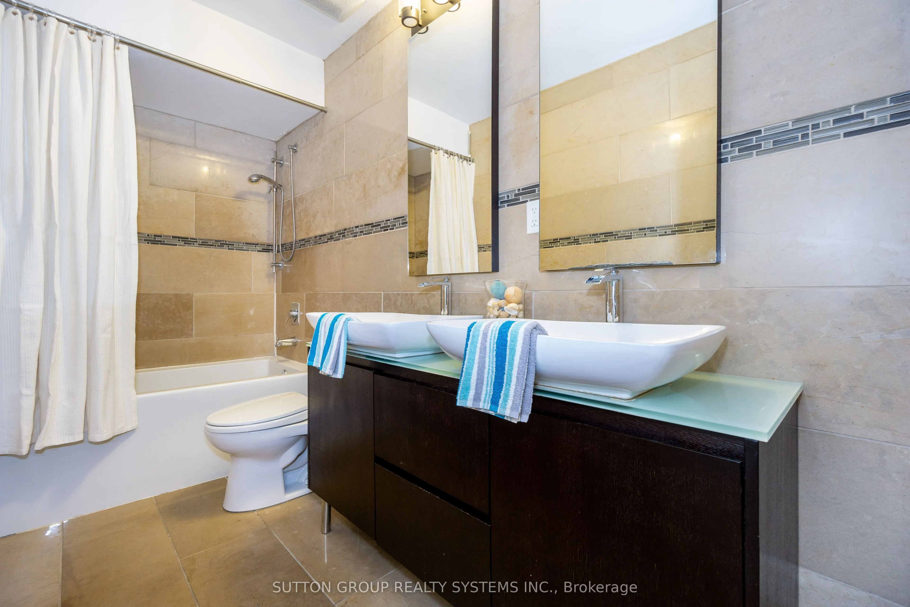 233 Hullmar Drive, #Upper