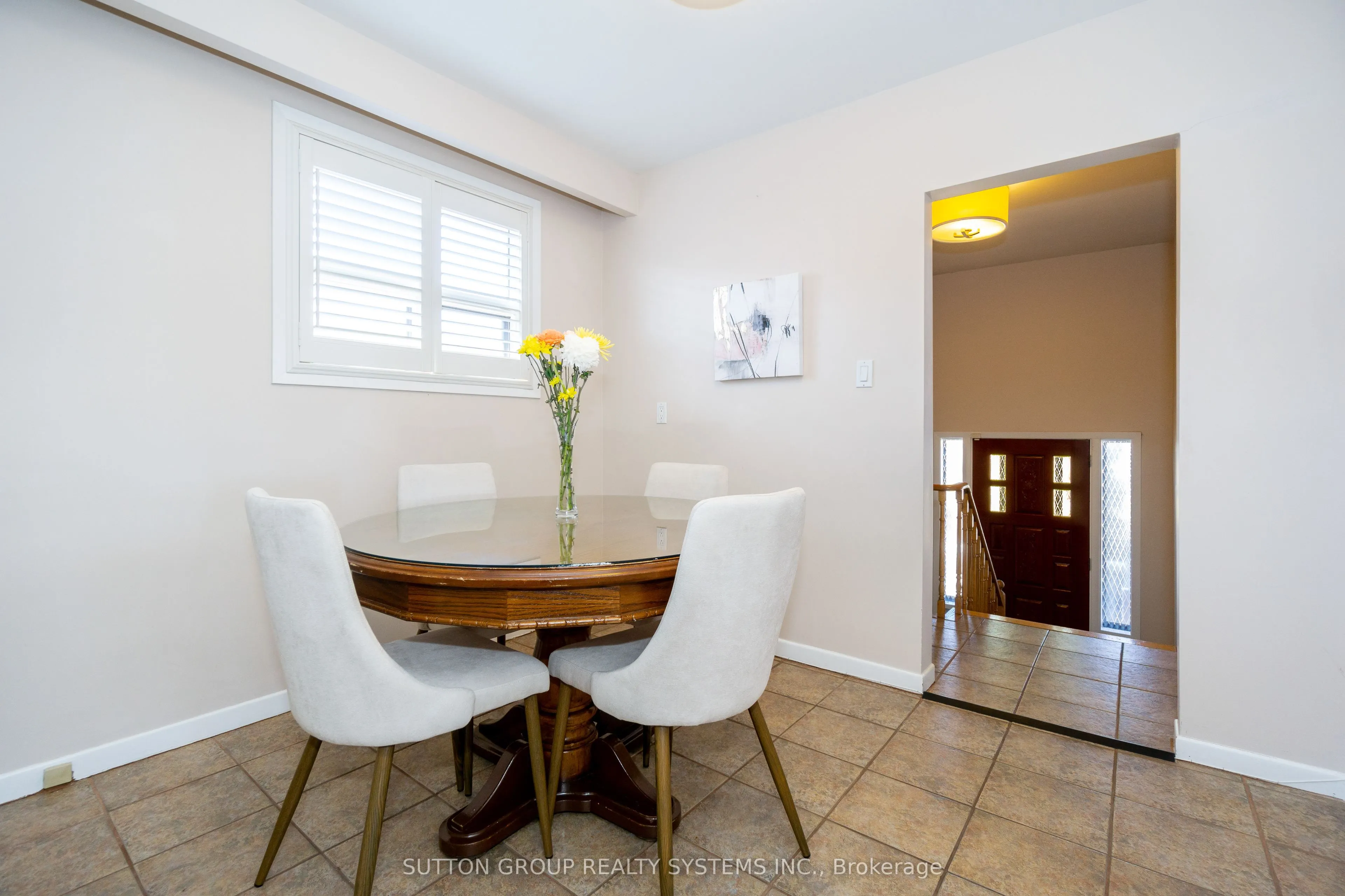 233 Hullmar Drive, #Upper