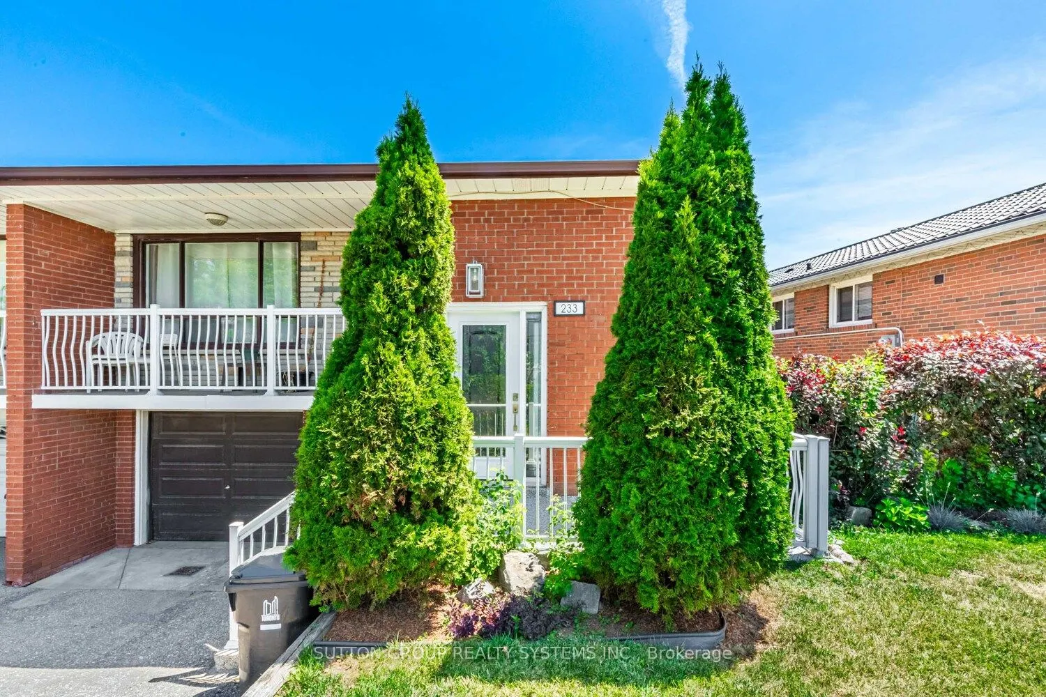 233 Hullmar Drive, #Upper