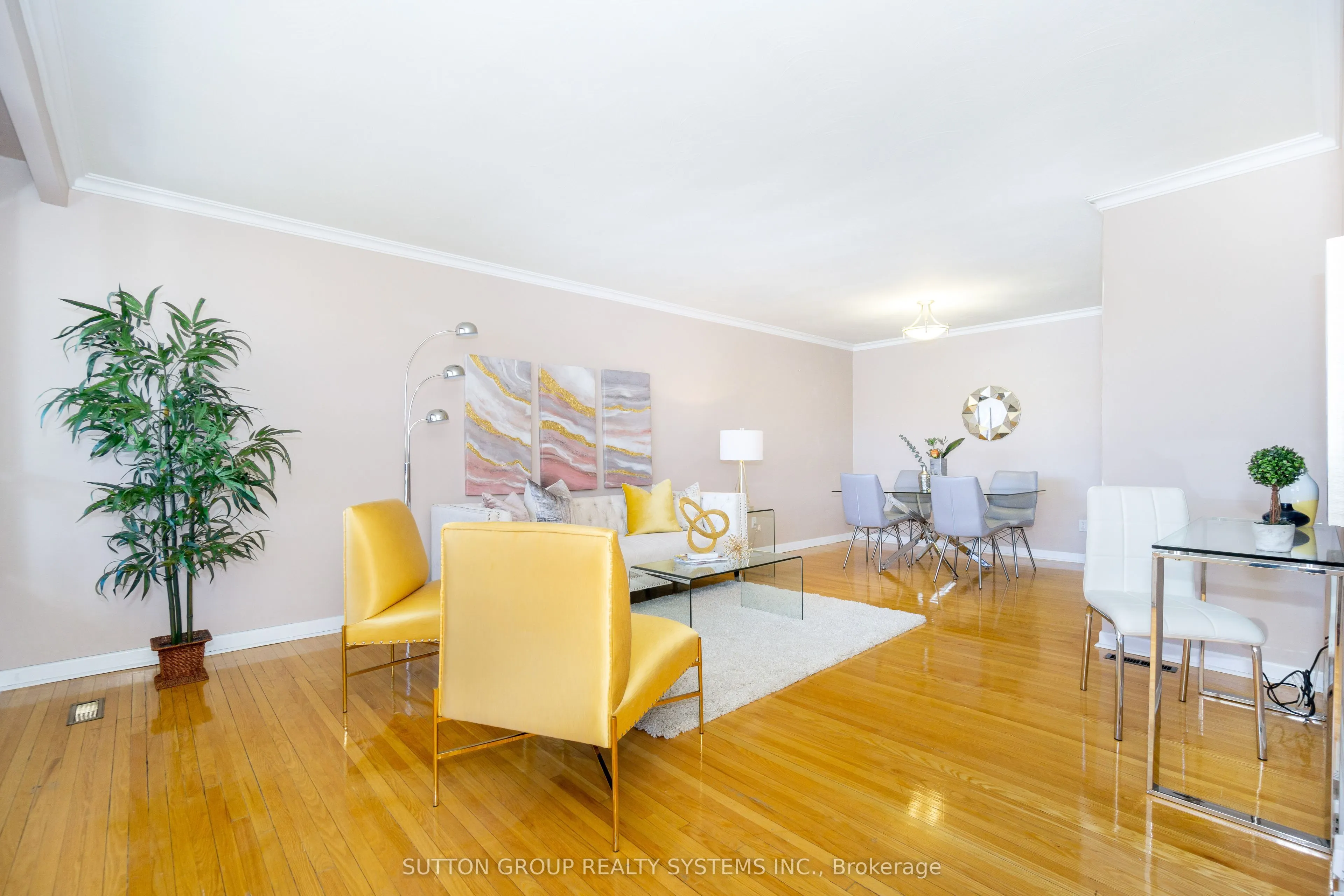 233 Hullmar Drive, #Upper