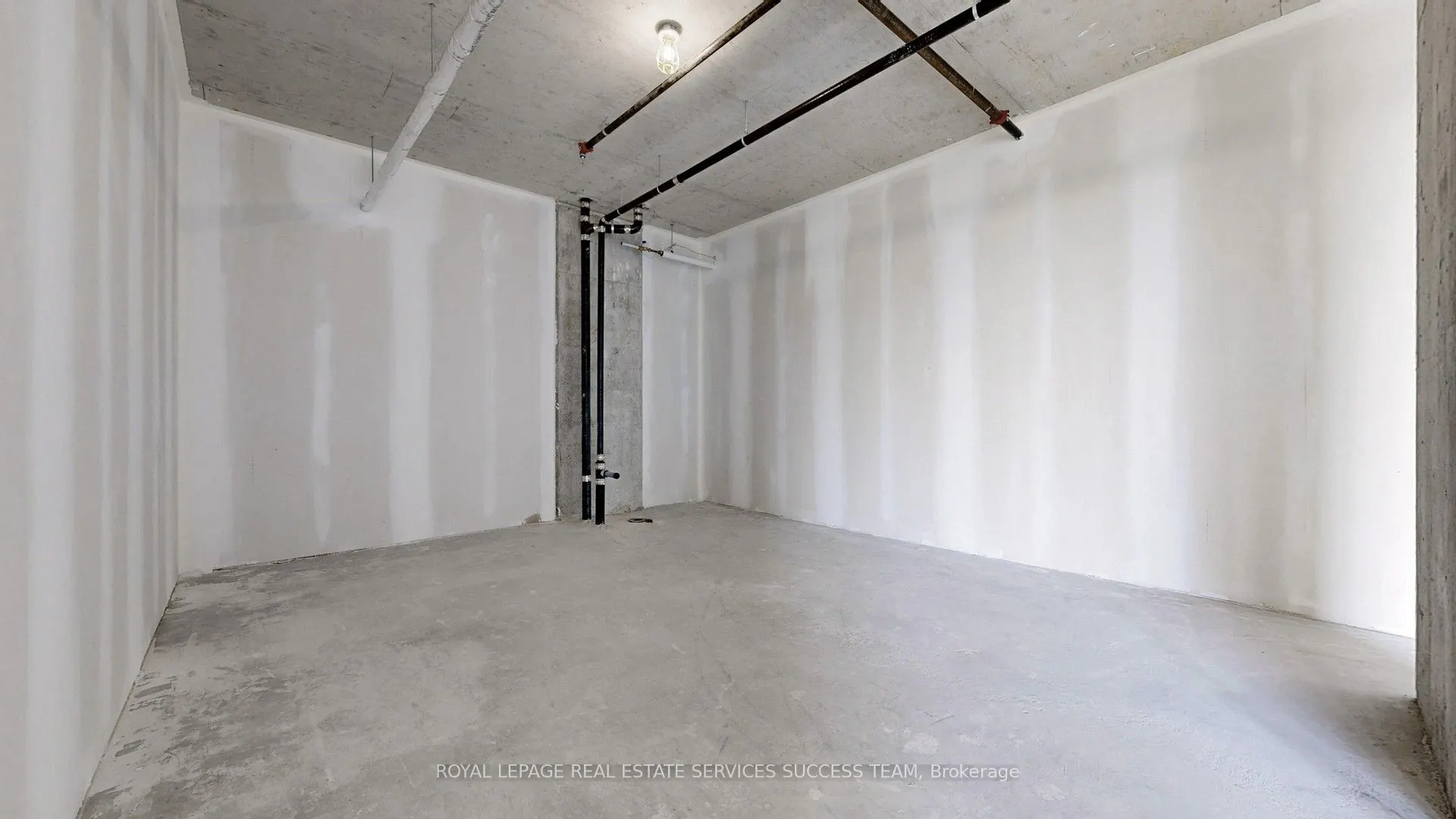 600 Dixon Road, #301