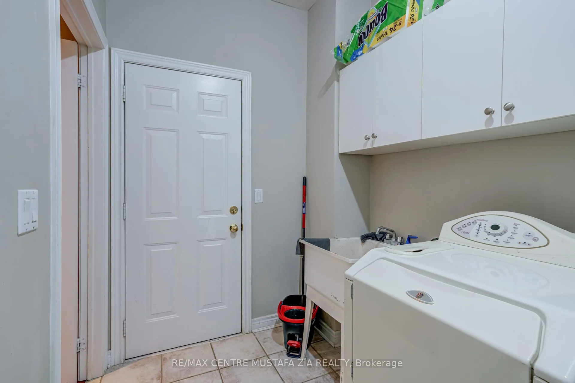 3439 Artesian Drive, #UPPER