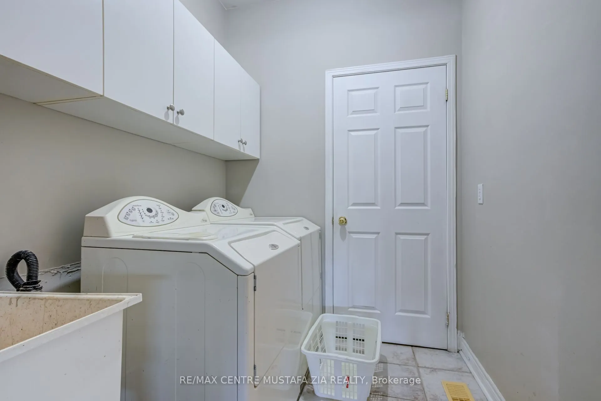 3439 Artesian Drive, #UPPER