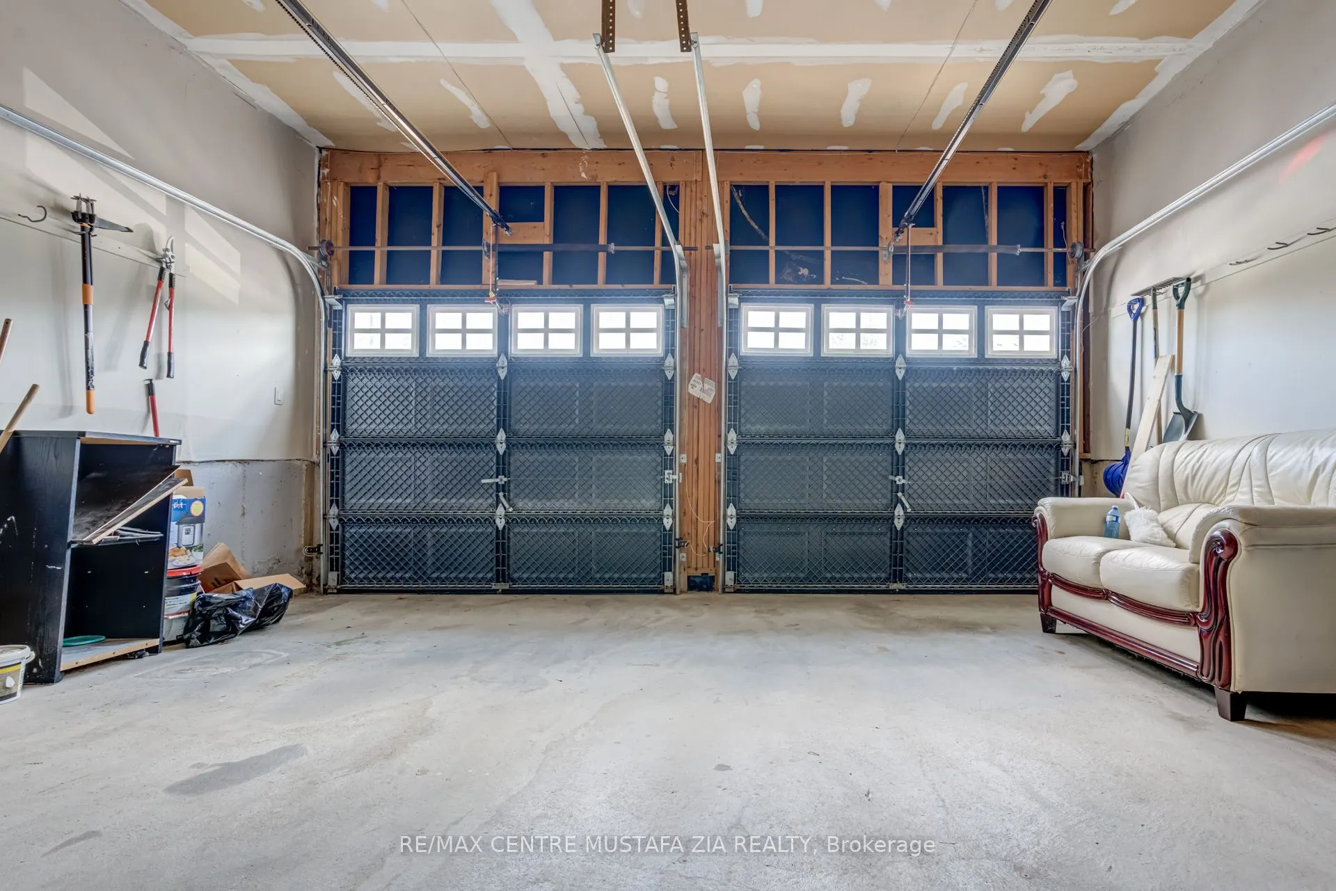 3439 Artesian Drive, #UPPER
