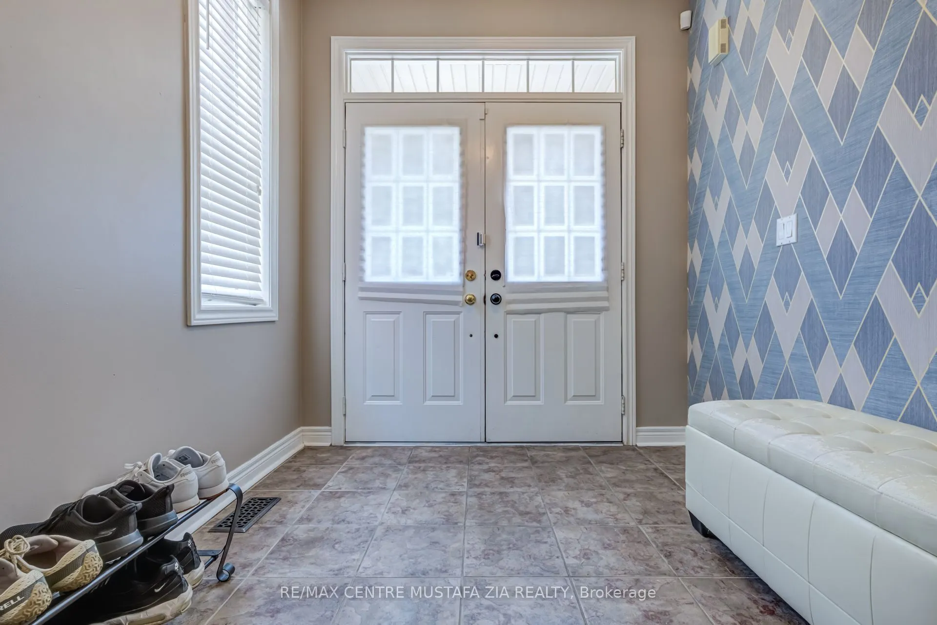 3439 Artesian Drive, #UPPER