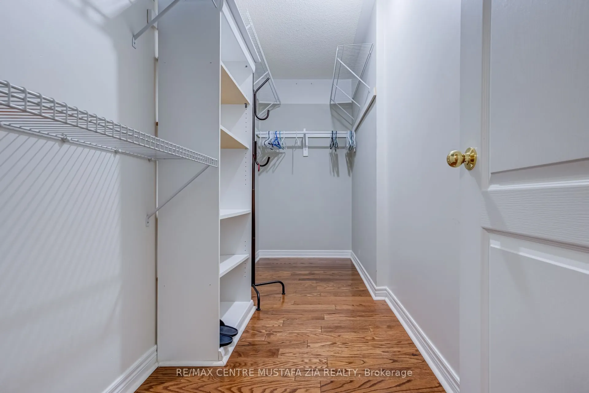 3439 Artesian Drive, #UPPER