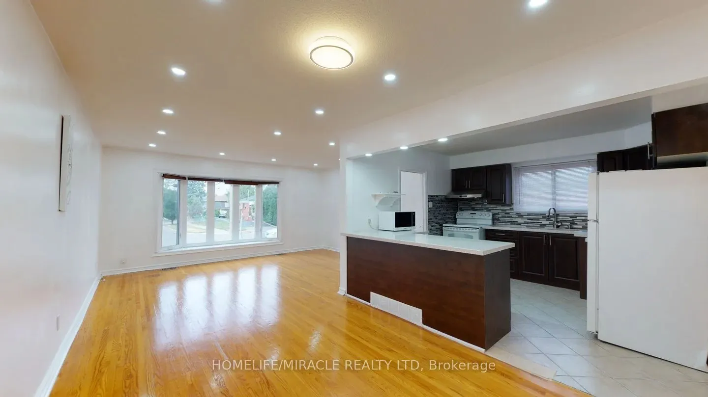 3456 Queenston Drive, #Main
