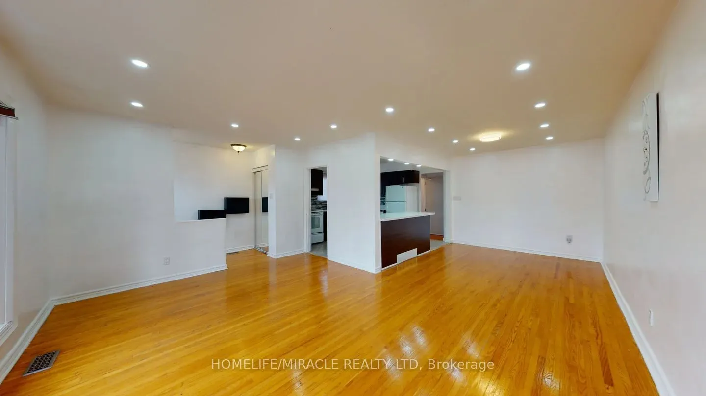 3456 Queenston Drive, #Main