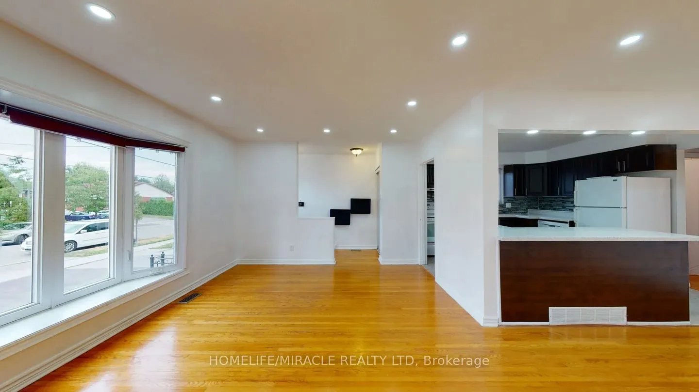 3456 Queenston Drive, #Main