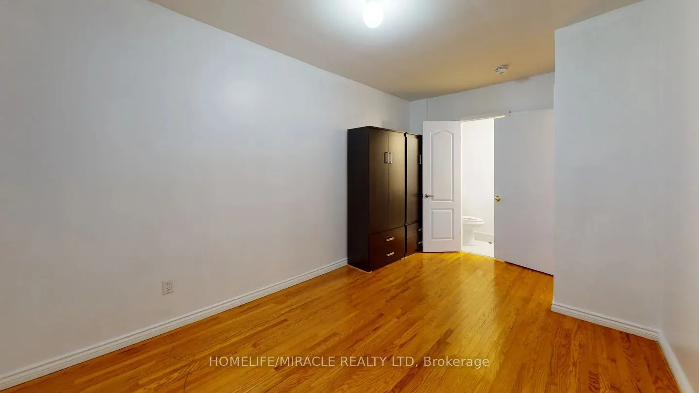 3456 Queenston Drive, #Main
