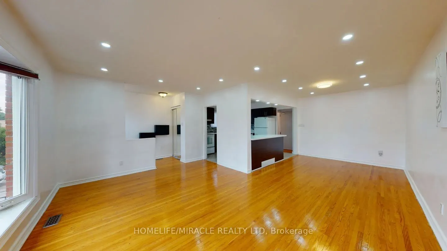 3456 Queenston Drive, #Main