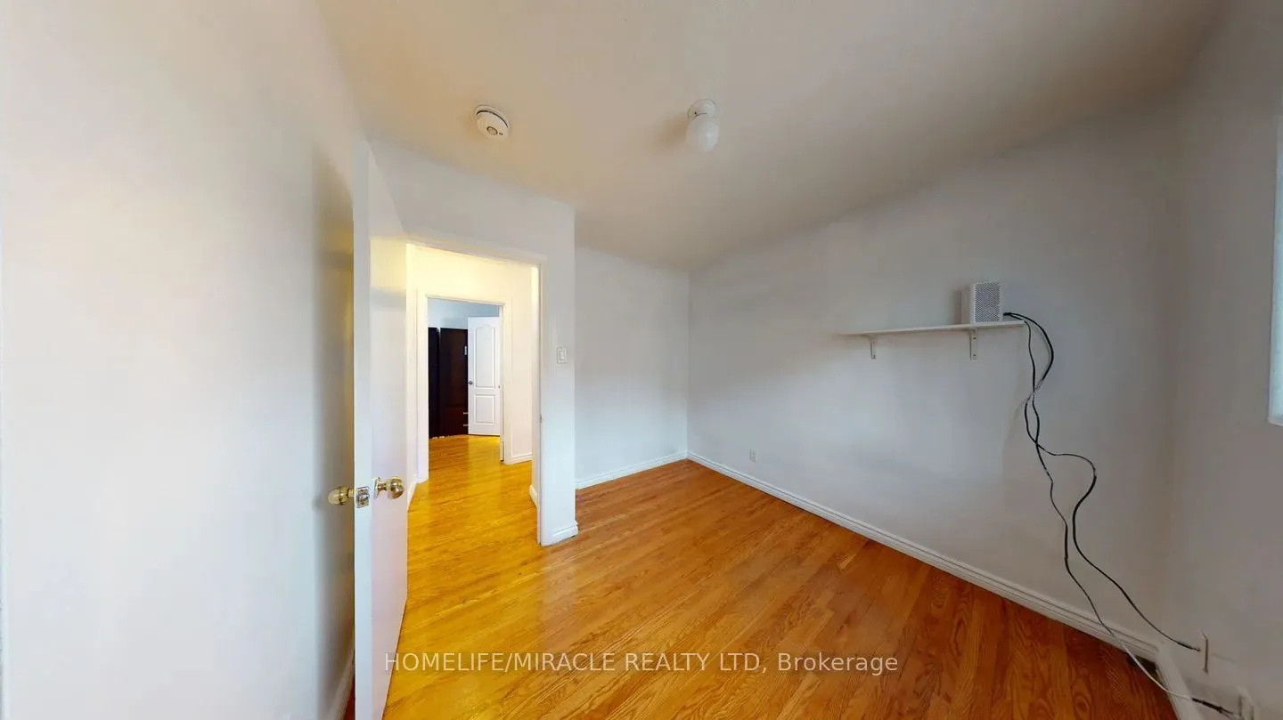 3456 Queenston Drive, #Main