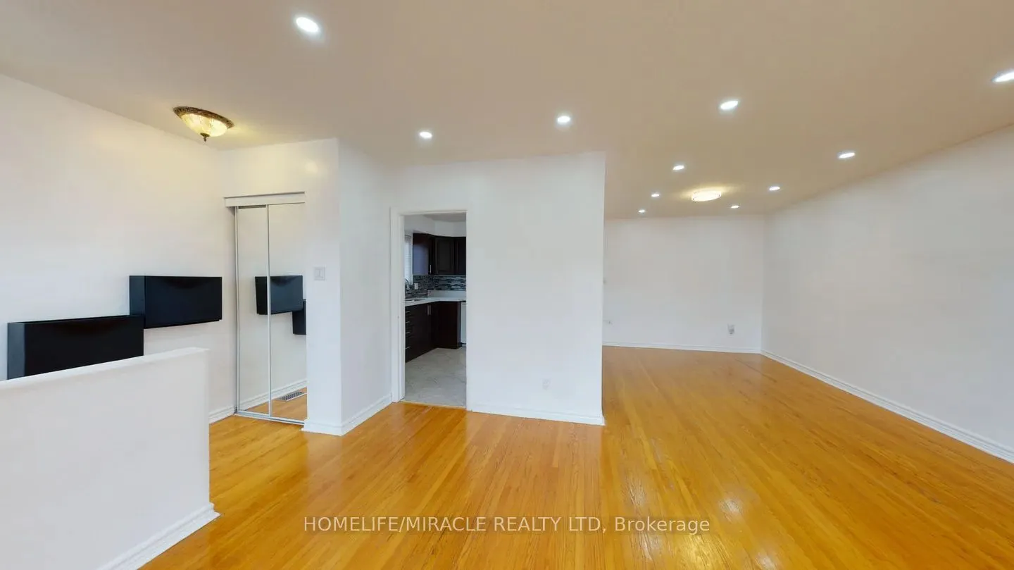 3456 Queenston Drive, #Main