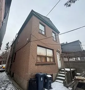 975 Dovercourt Road