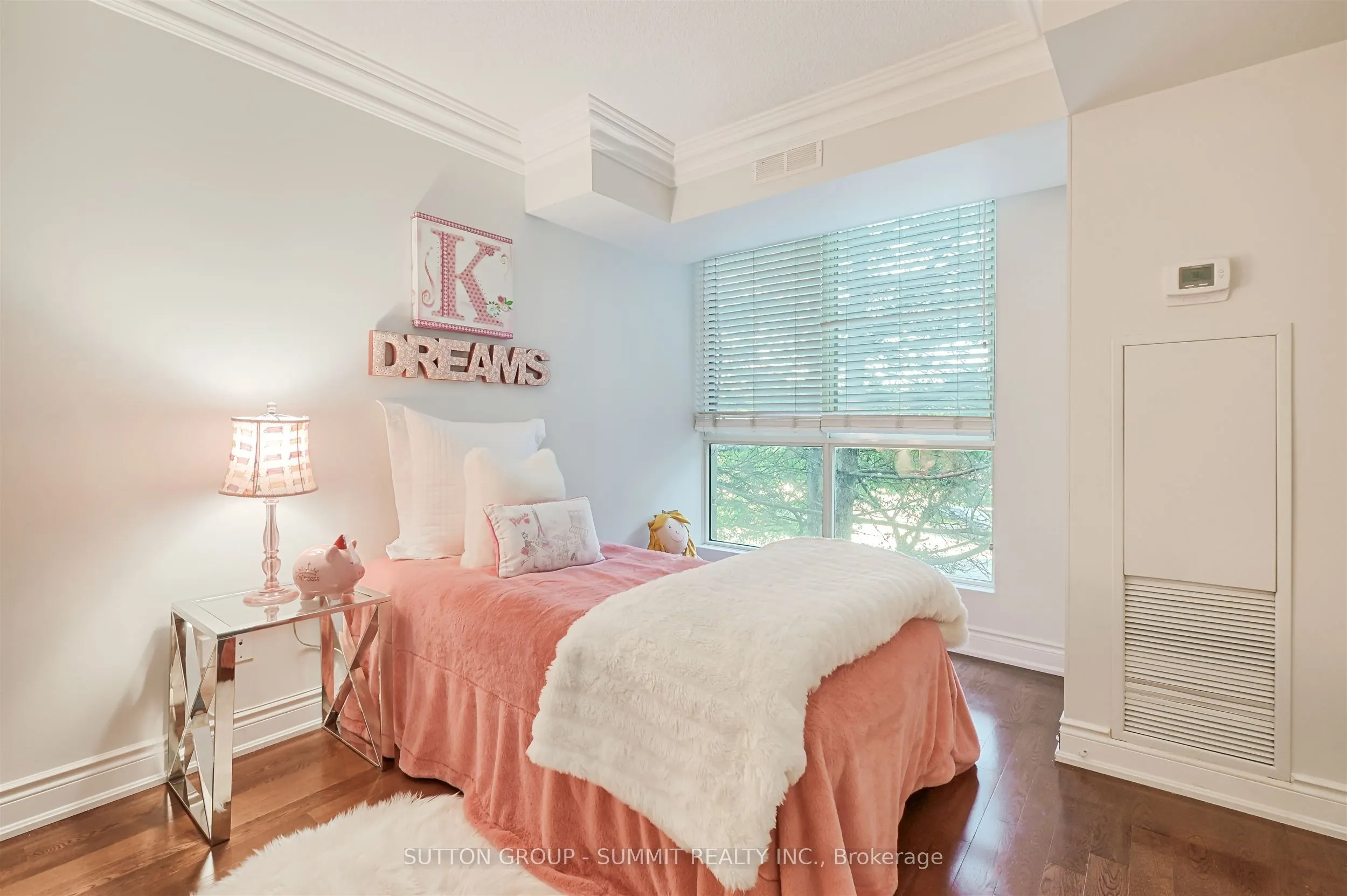 55 Kingsbridge Garden Circle, #209