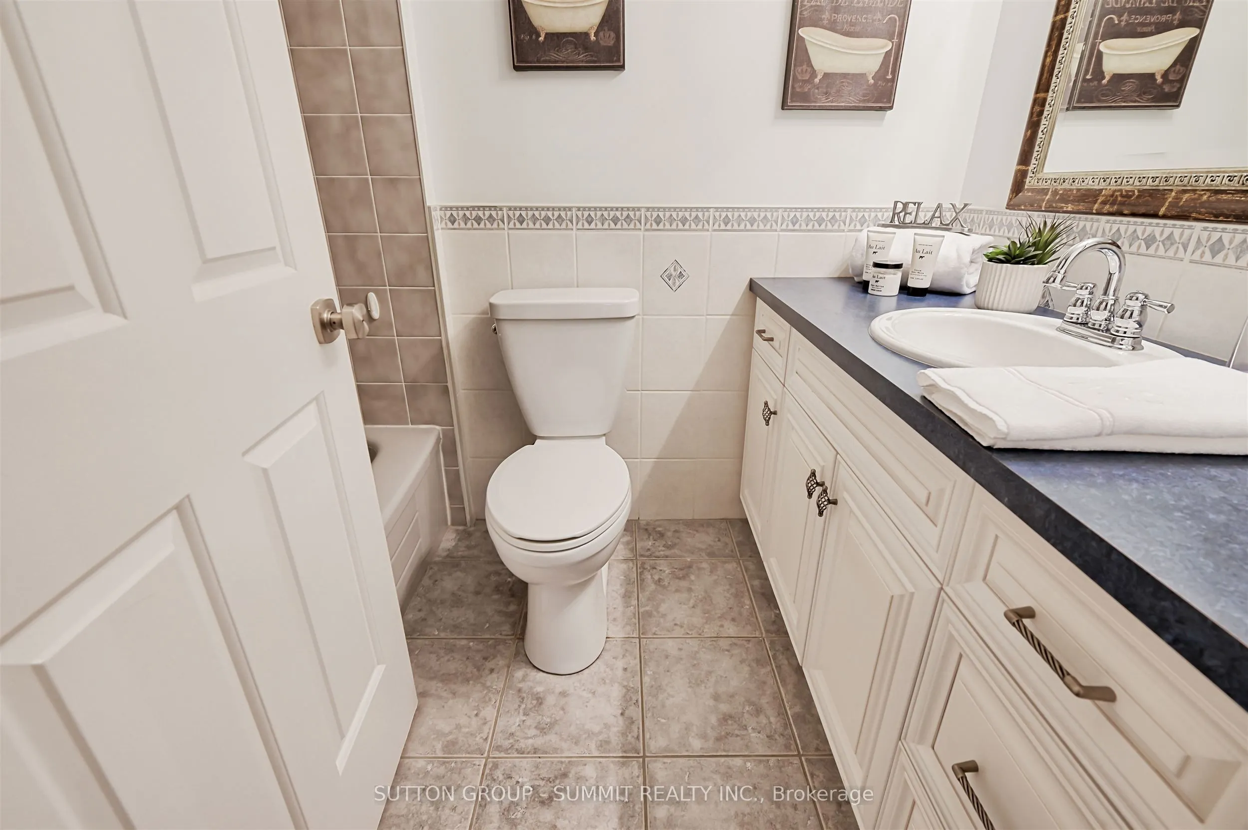 55 Kingsbridge Garden Circle, #209