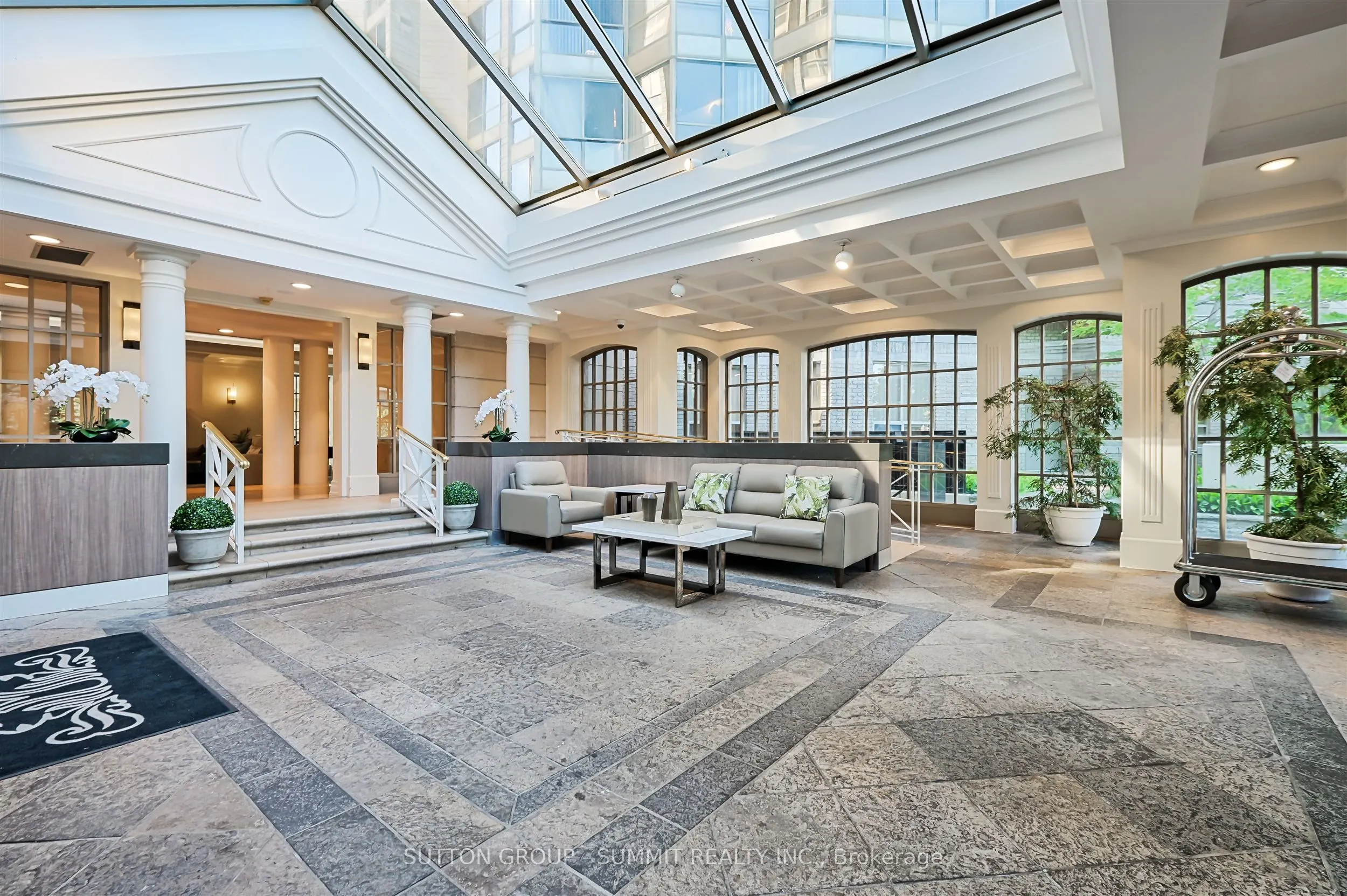 55 Kingsbridge Garden Circle, #209