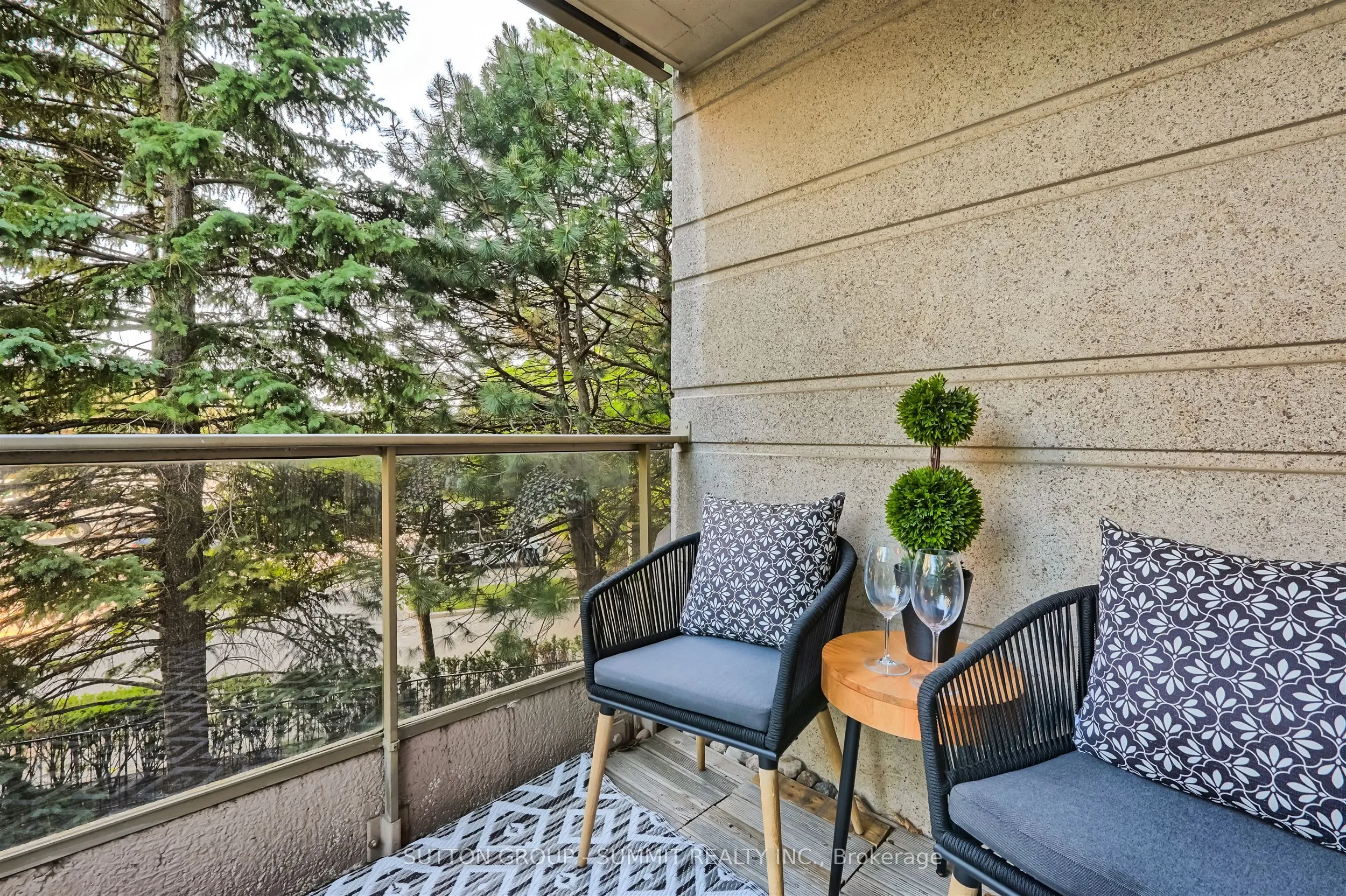 55 Kingsbridge Garden Circle, #209