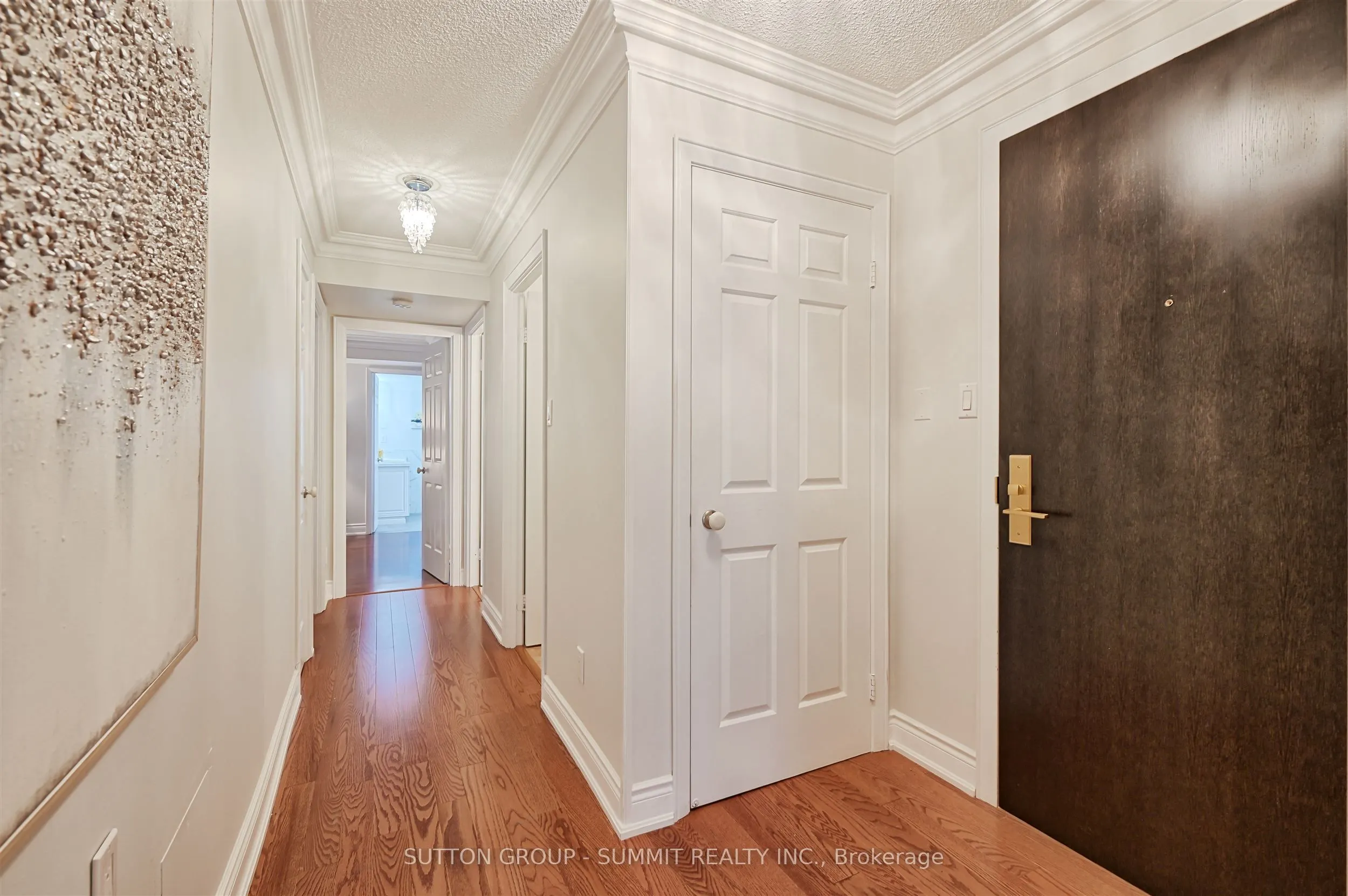 55 Kingsbridge Garden Circle, #209