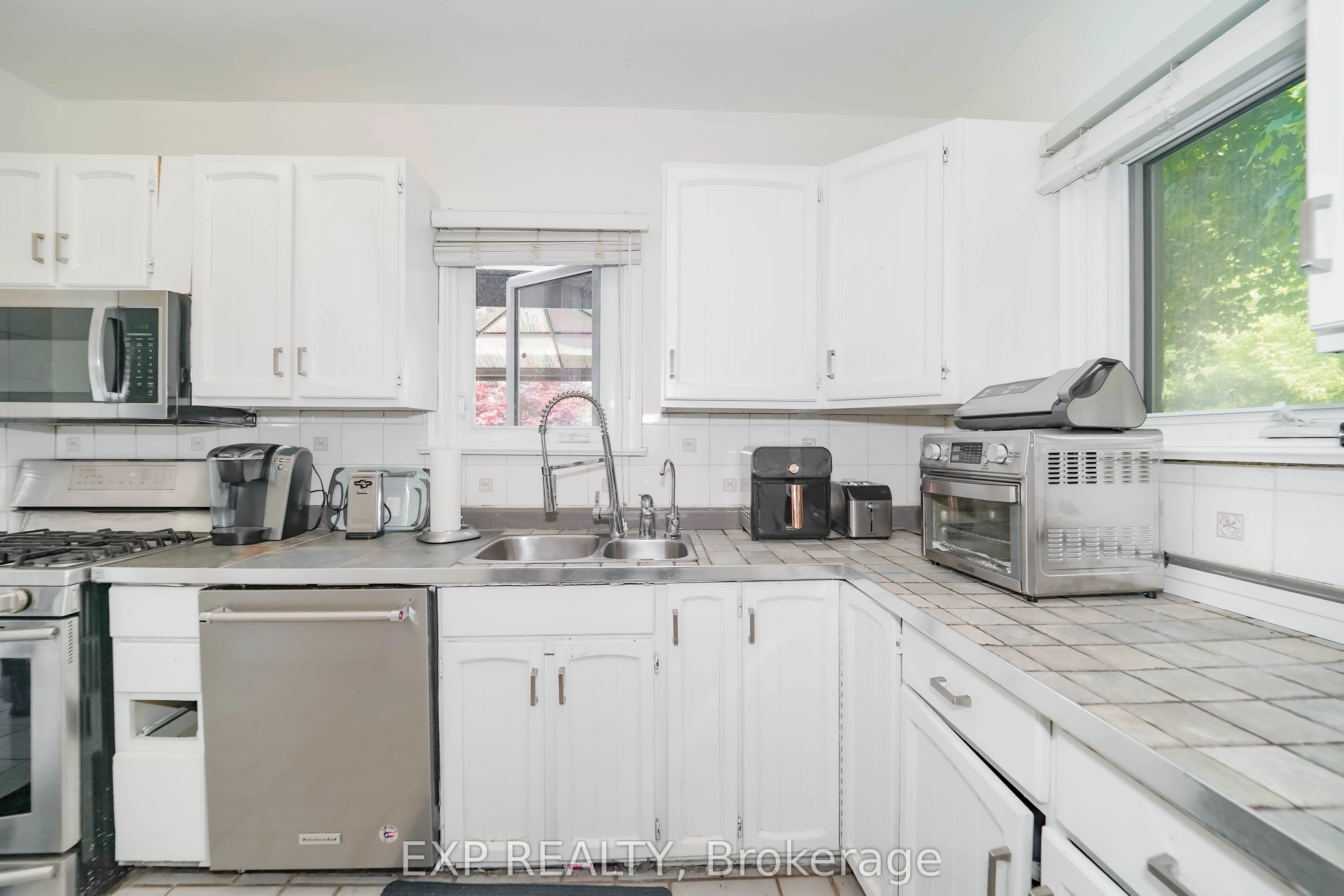 1331 St. James Avenue