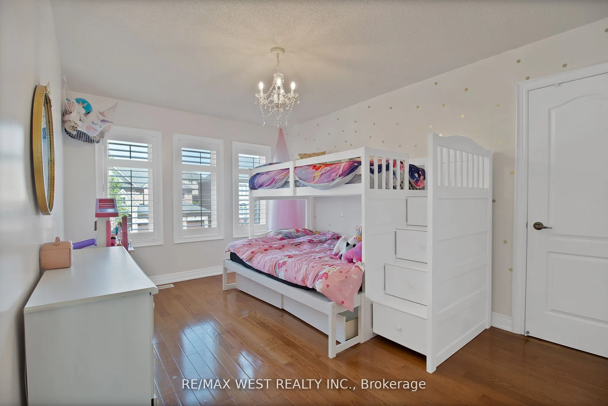 3 Fallowfield Road