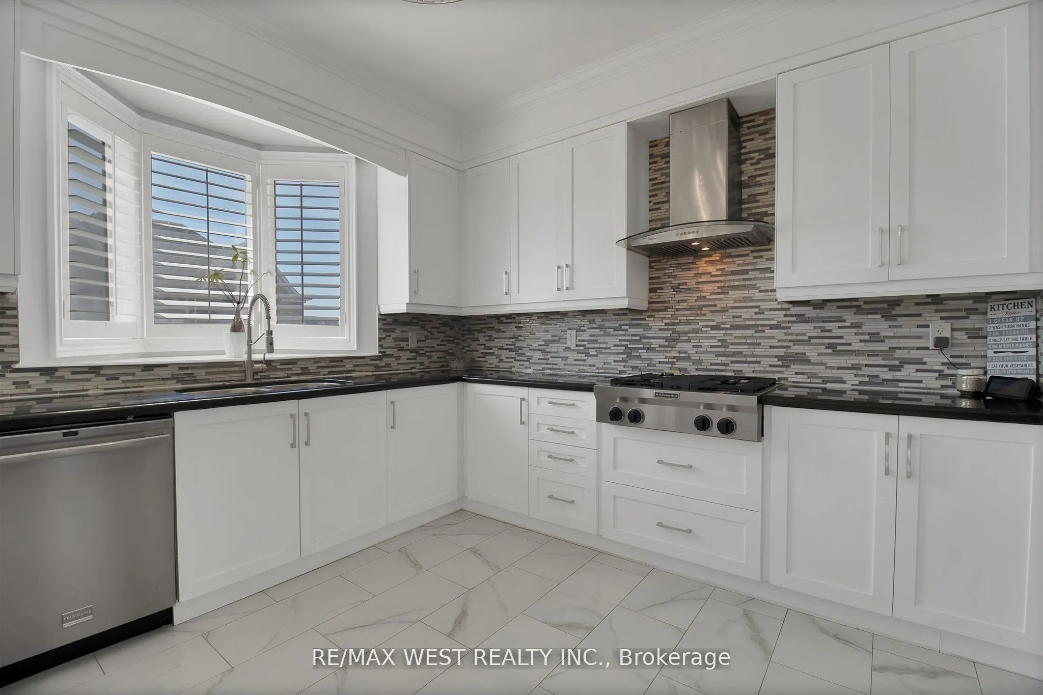3 Fallowfield Road