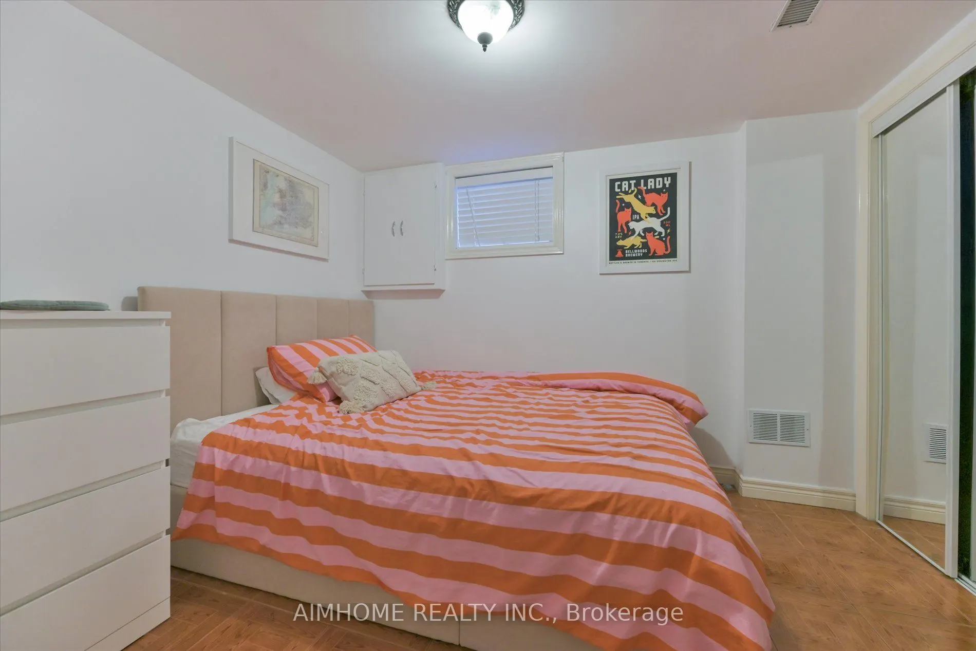382 Blackthorn Avenue