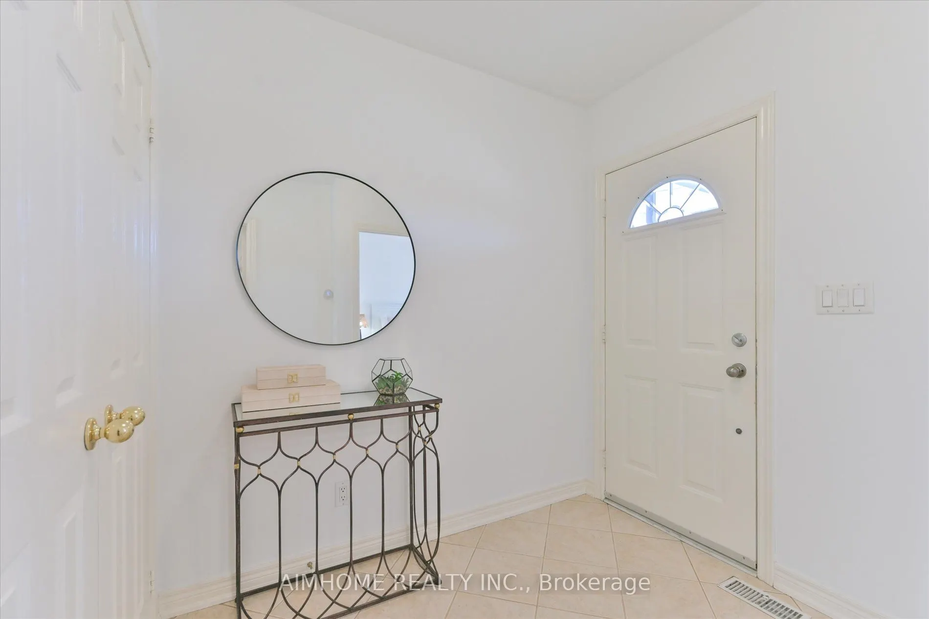 382 Blackthorn Avenue
