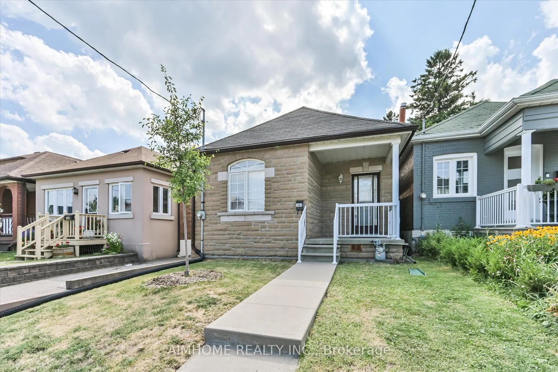 382 Blackthorn Avenue