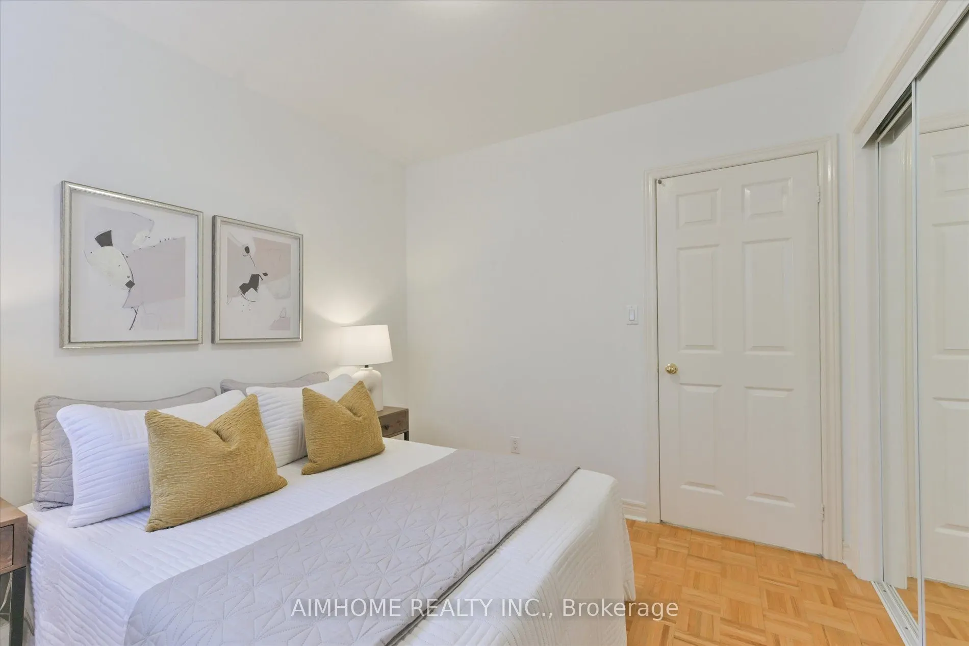 382 Blackthorn Avenue