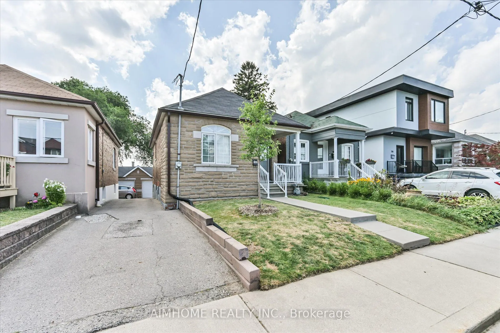 382 Blackthorn Avenue