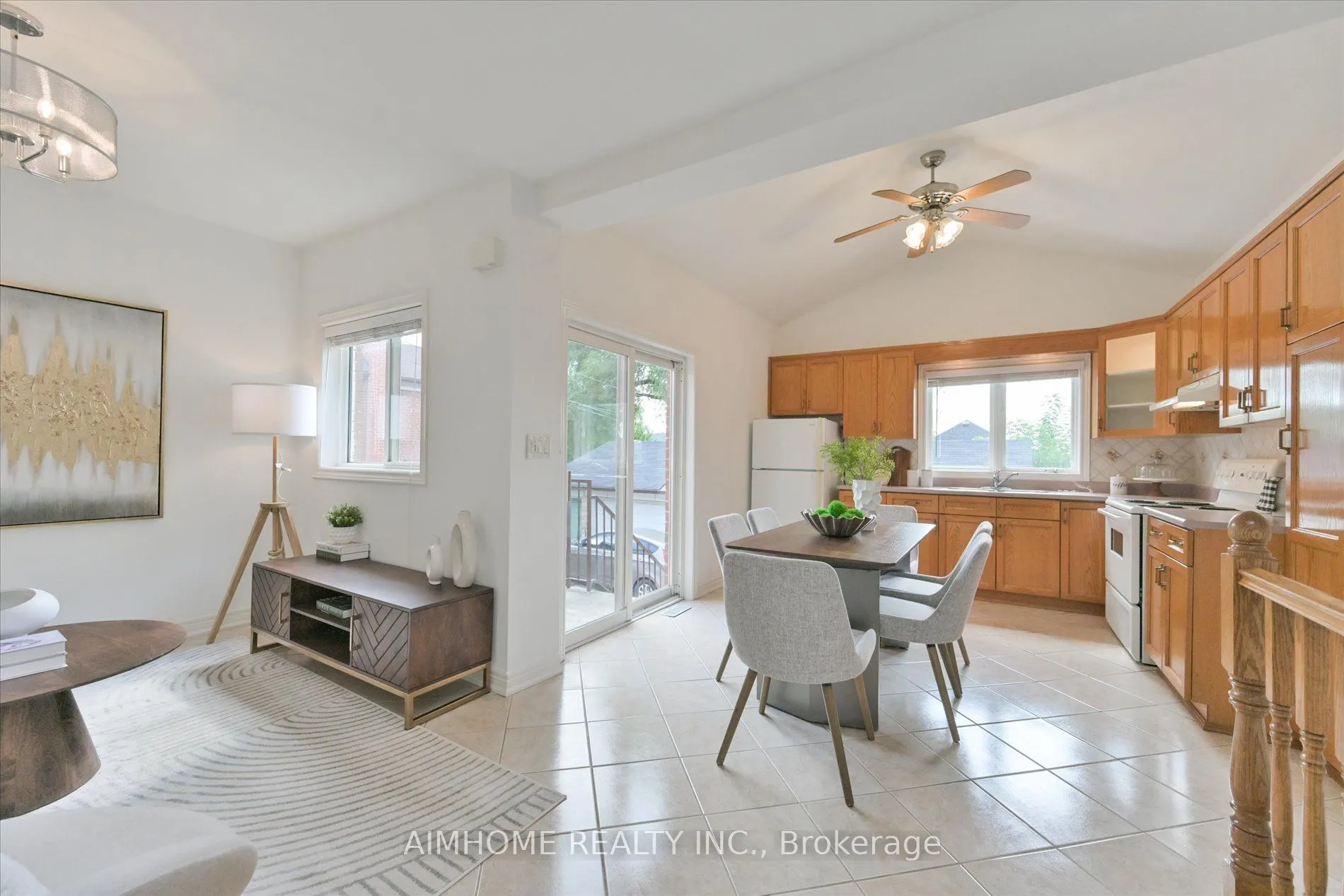 382 Blackthorn Avenue