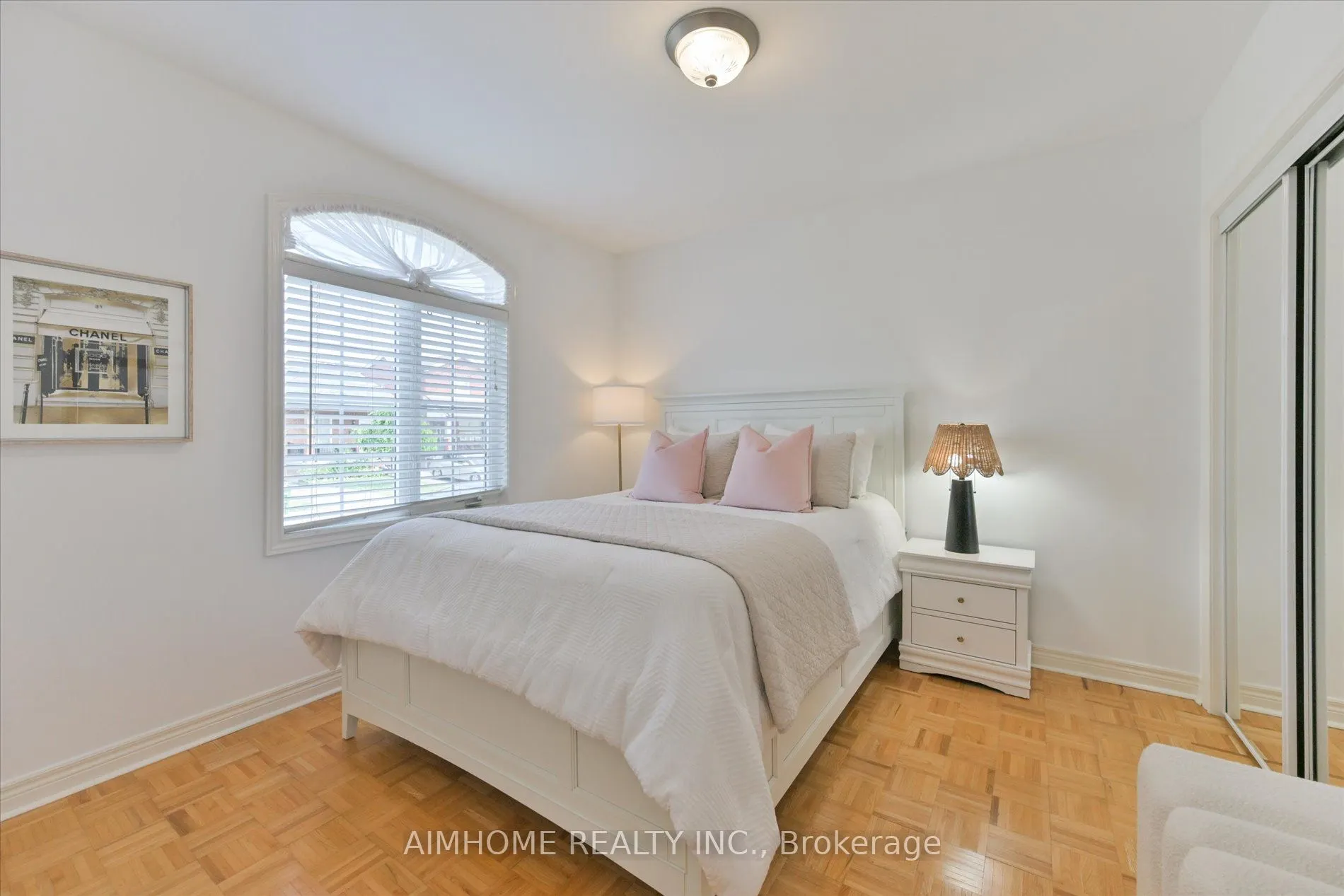 382 Blackthorn Avenue