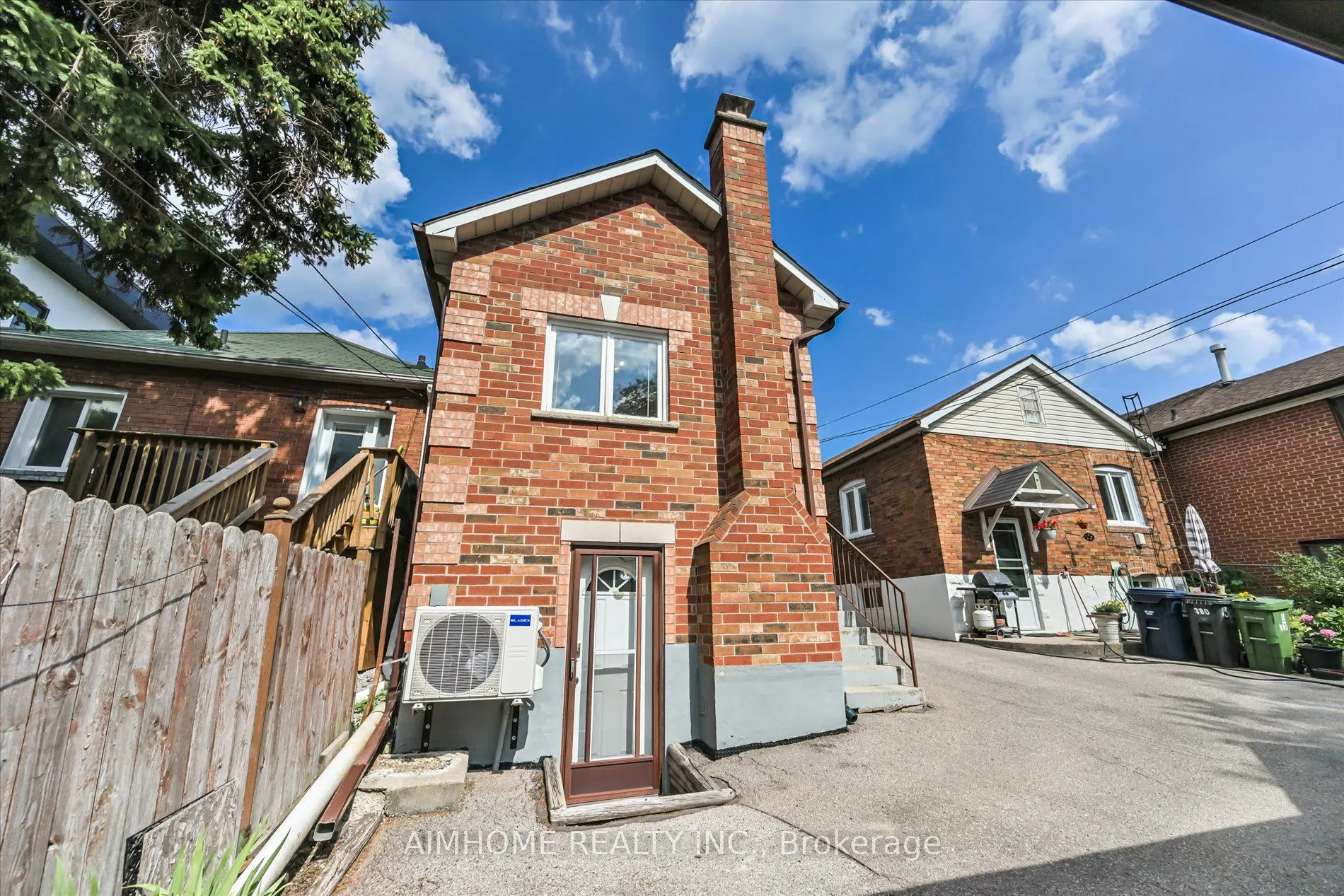 382 Blackthorn Avenue