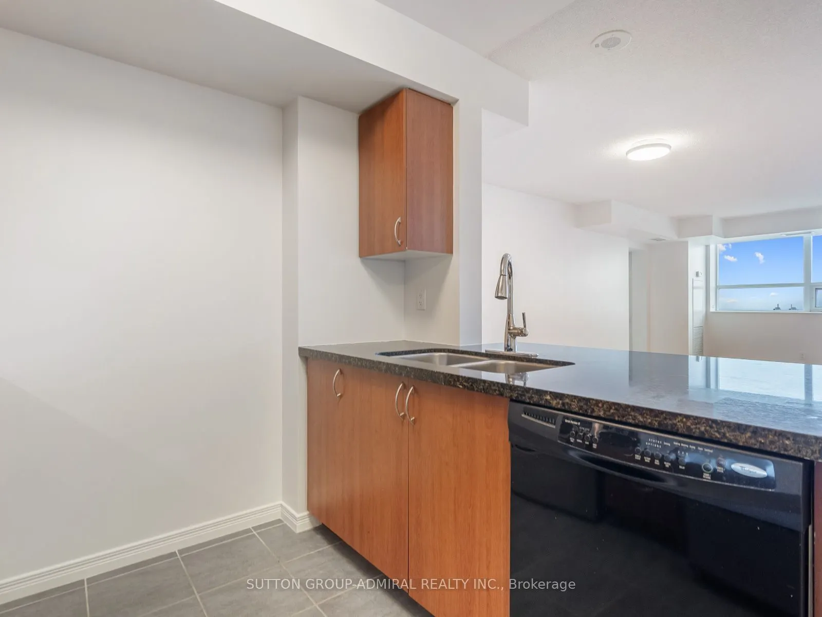 60 Heintzman Street, #1715