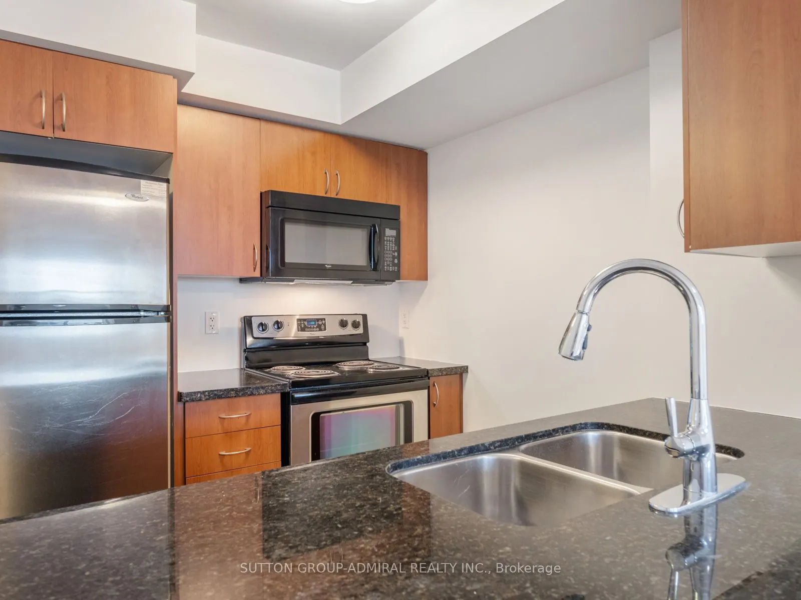 60 Heintzman Street, #1715