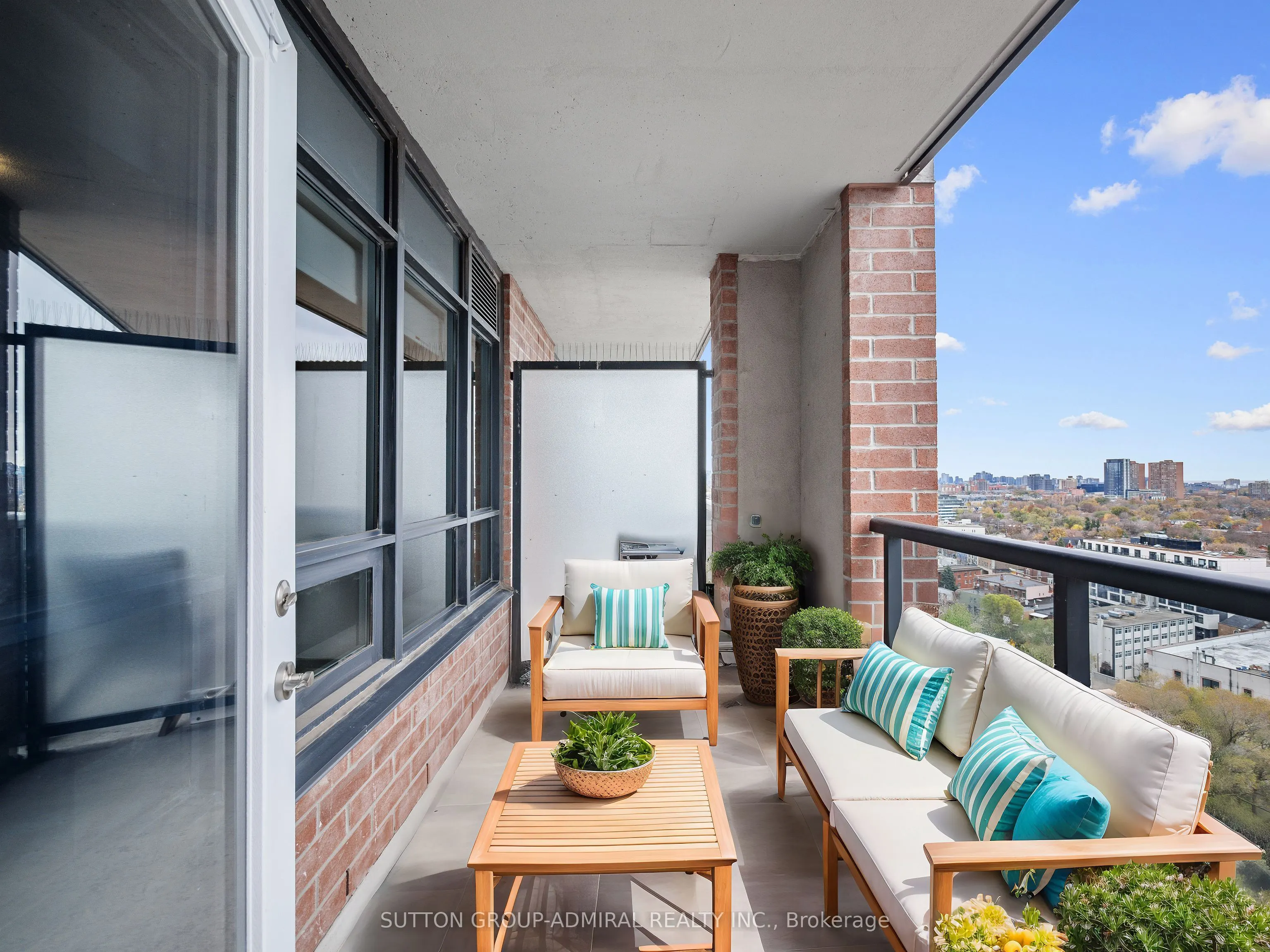 60 Heintzman Street, #1715