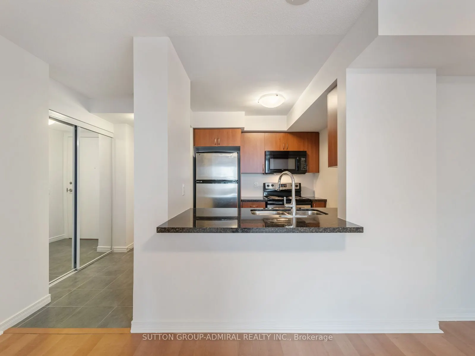 60 Heintzman Street, #1715